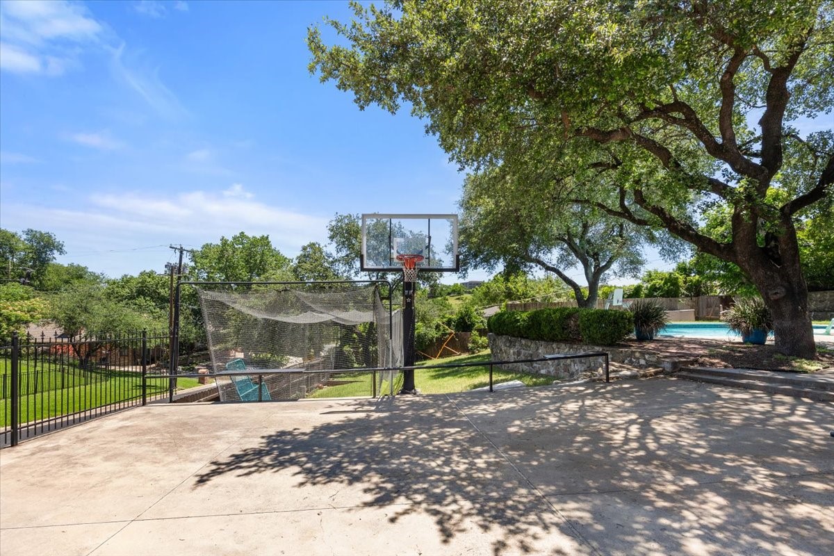 1801 Dakar Road E Fort Worth TX 76116