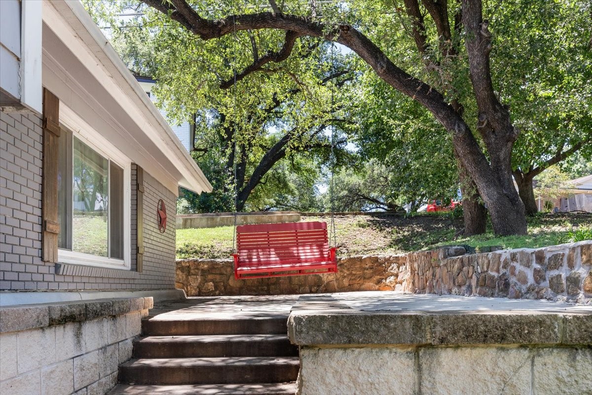 1801 Dakar Road E Fort Worth TX 76116