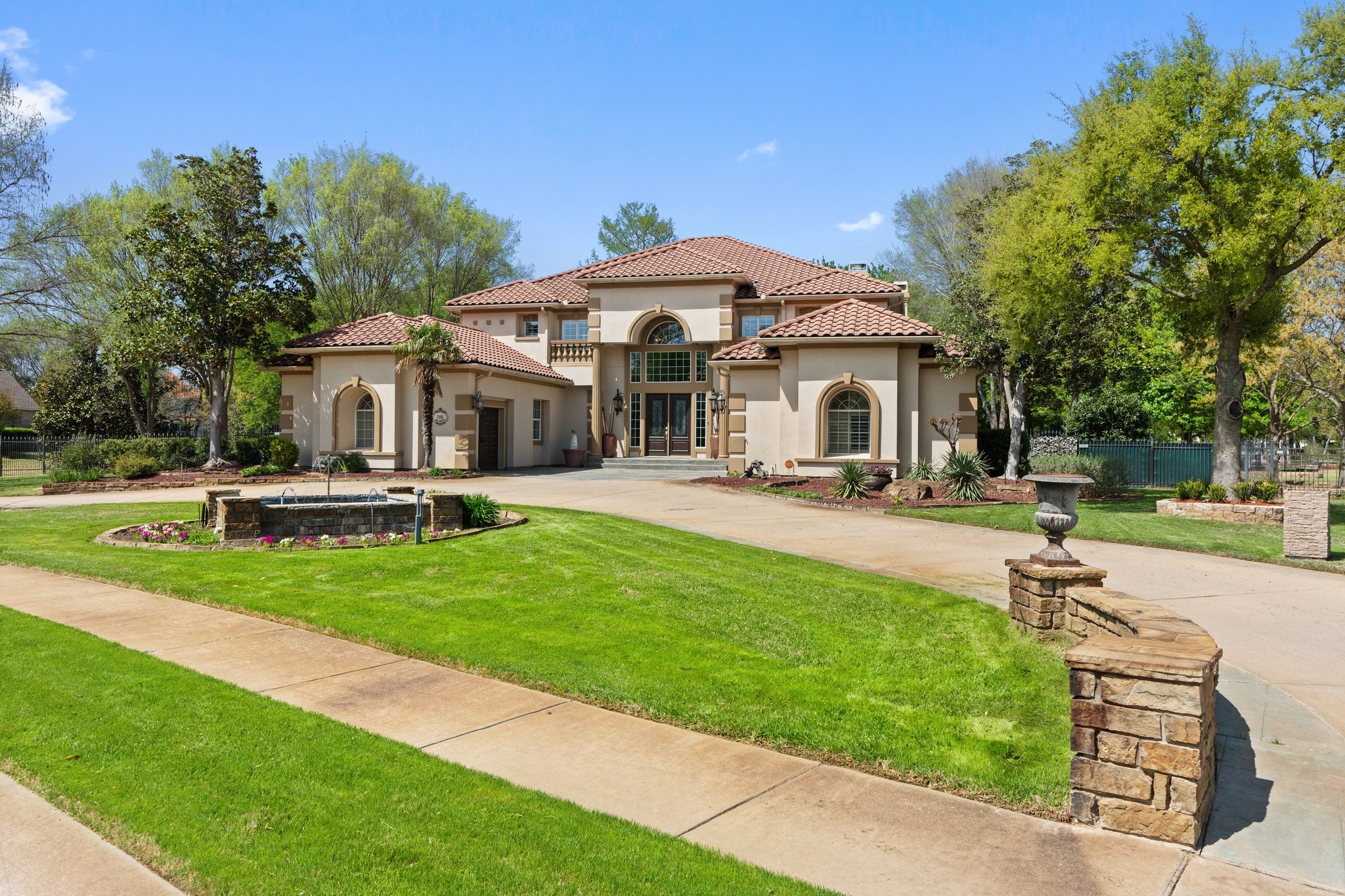 710 Deer Hollow Boulevard Southlake TX 76092