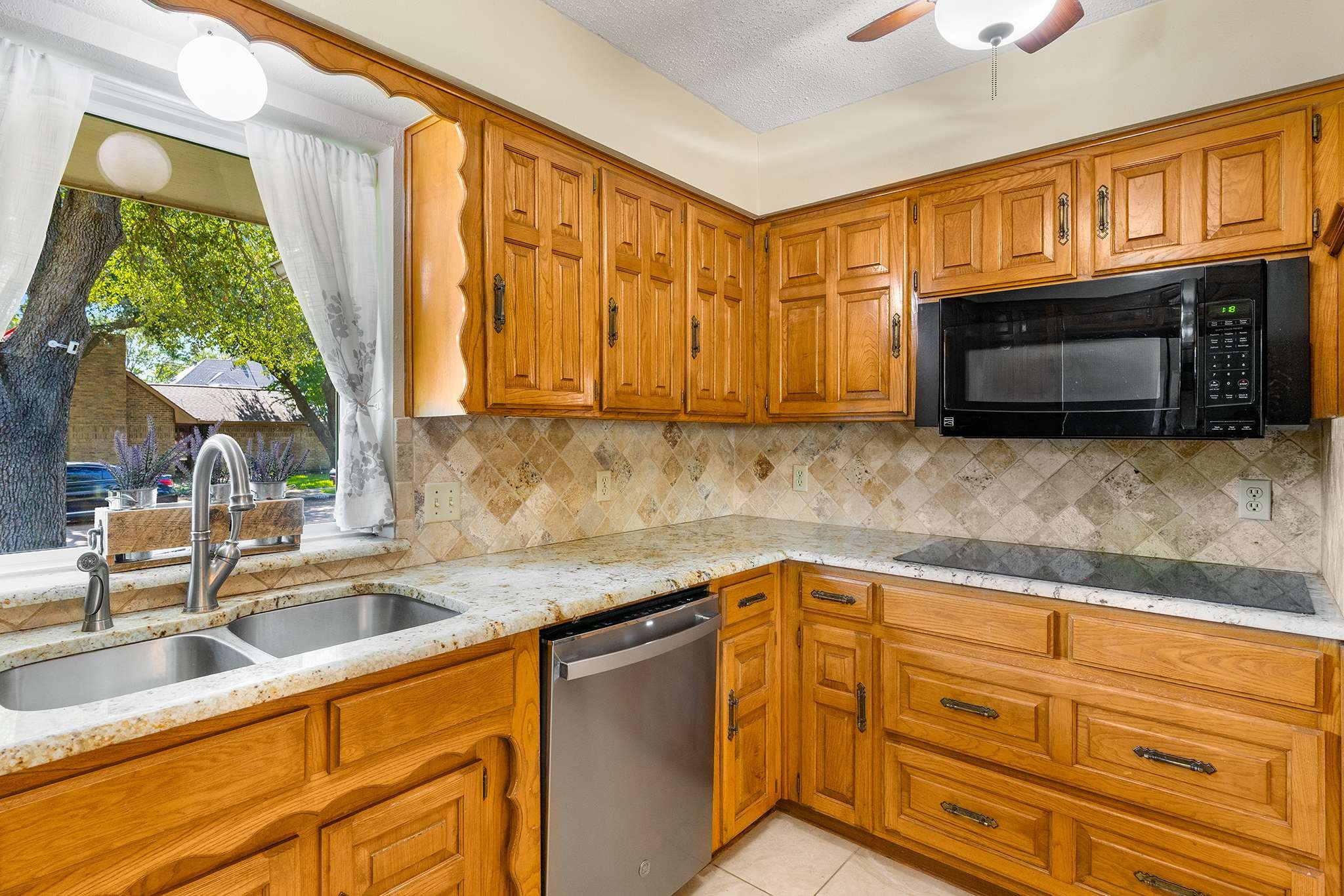 1008 Nottingham Drive Carrollton TX 75007
