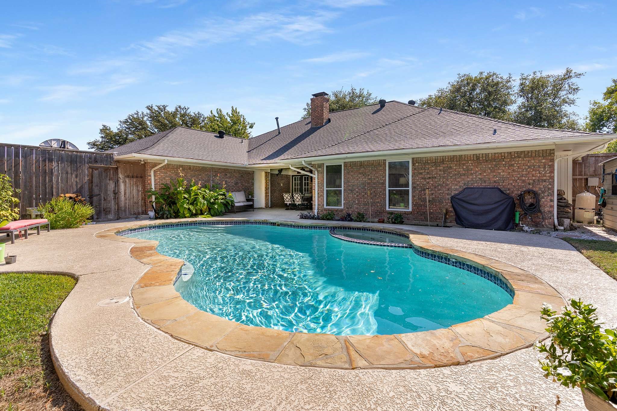 1008 Nottingham Drive Carrollton TX 75007