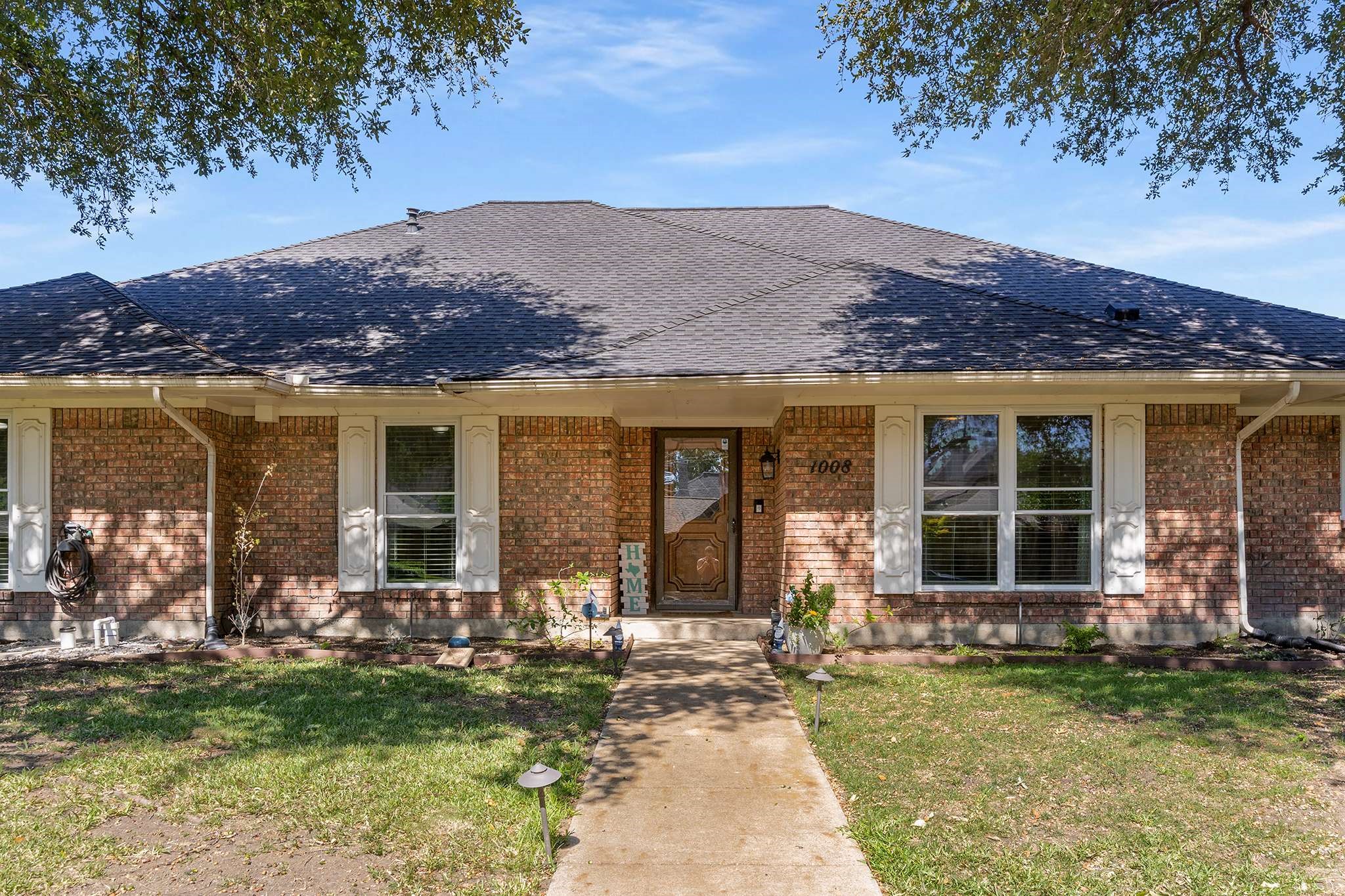 1008 Nottingham Drive Carrollton TX 75007