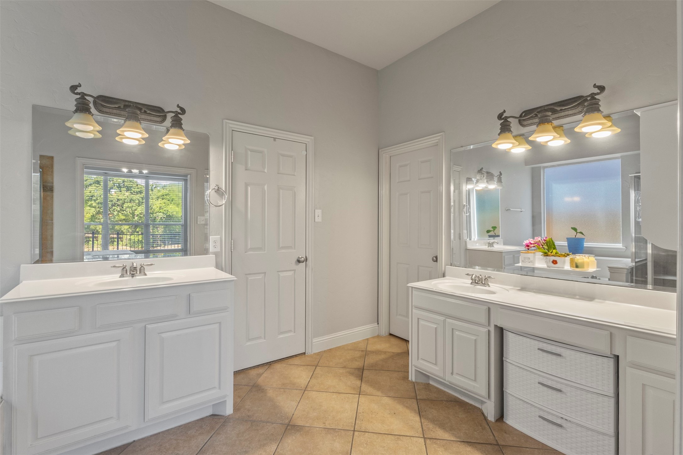 2302 Grizzly Run Lane Euless TX 76039