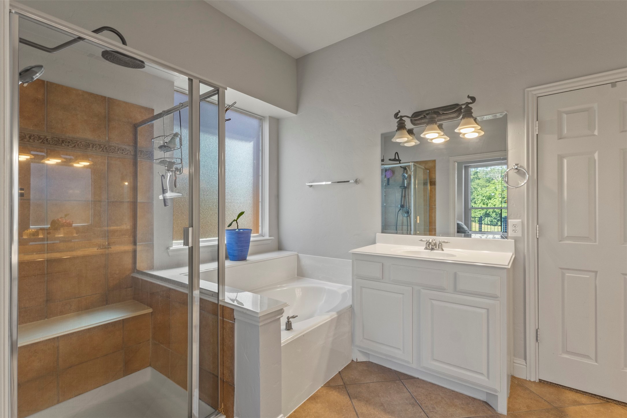 2302 Grizzly Run Lane Euless TX 76039