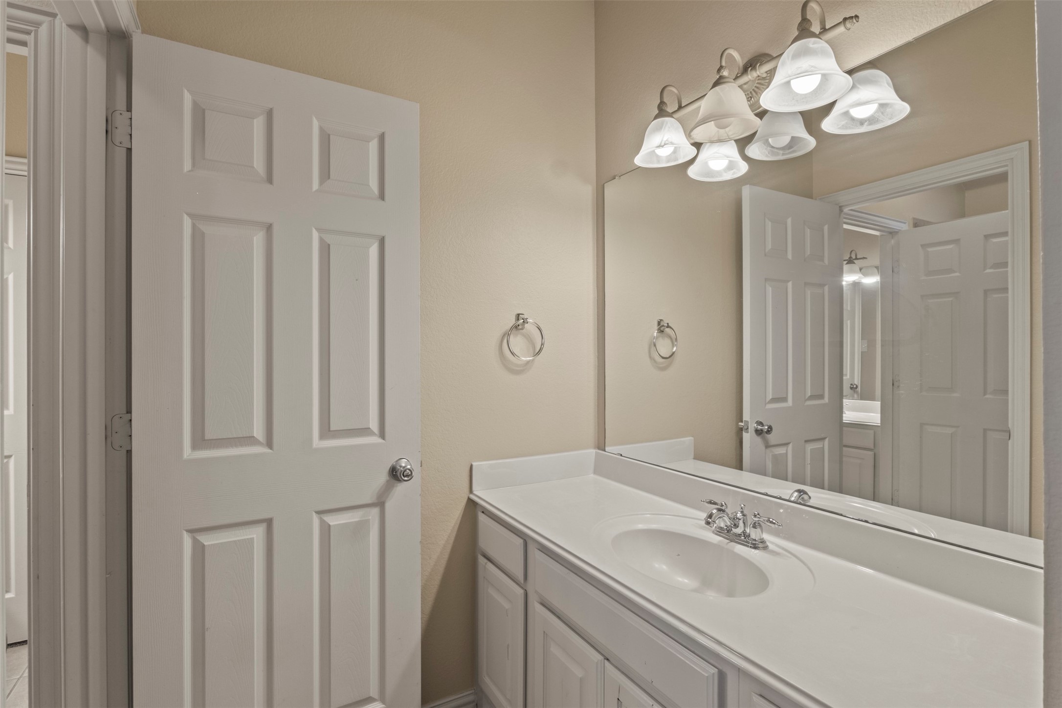 2302 Grizzly Run Lane Euless TX 76039