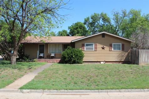 1281 W Eden Street Munday TX 76371