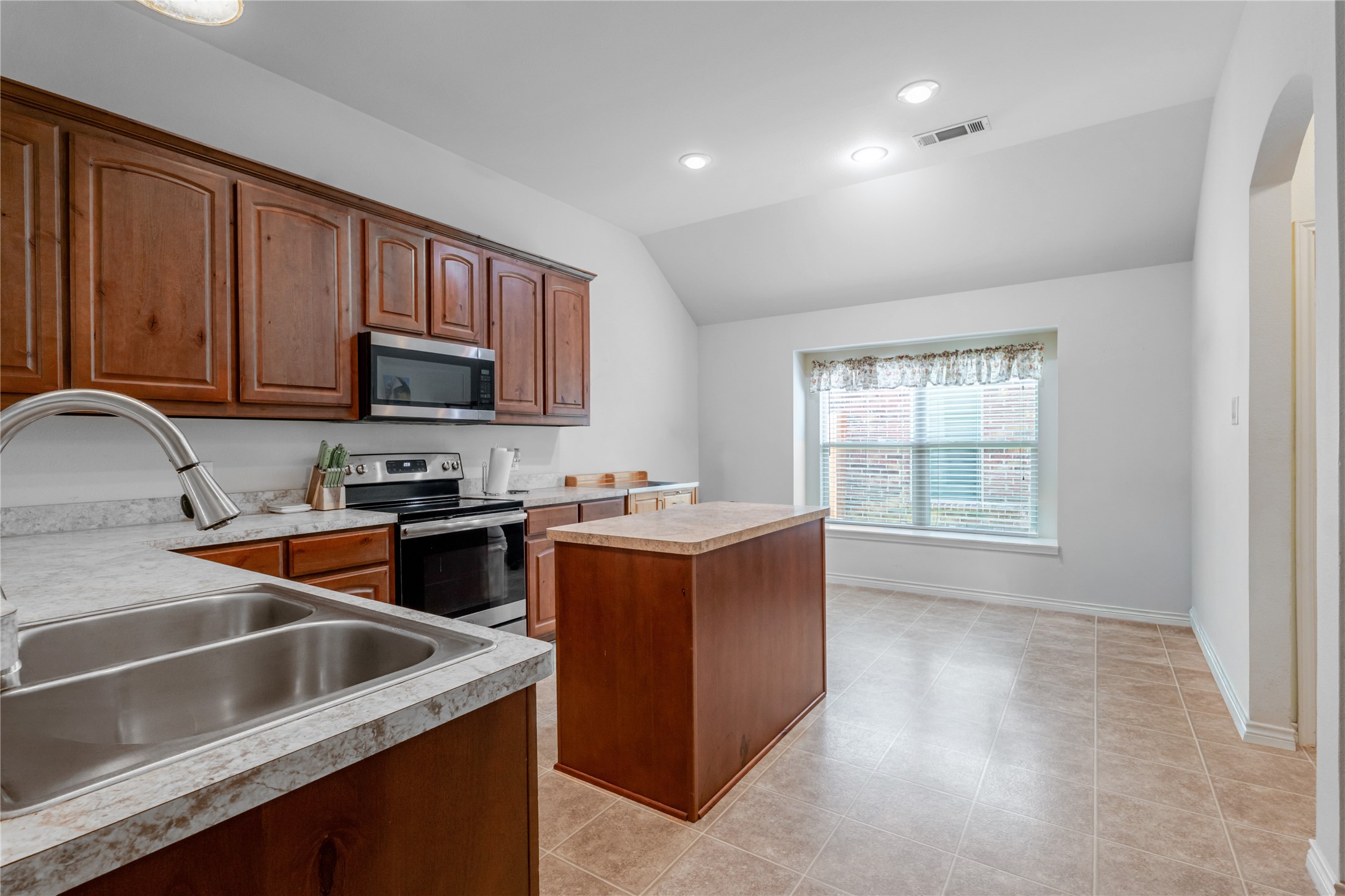 1408 Lauren Lane Granbury TX 76048