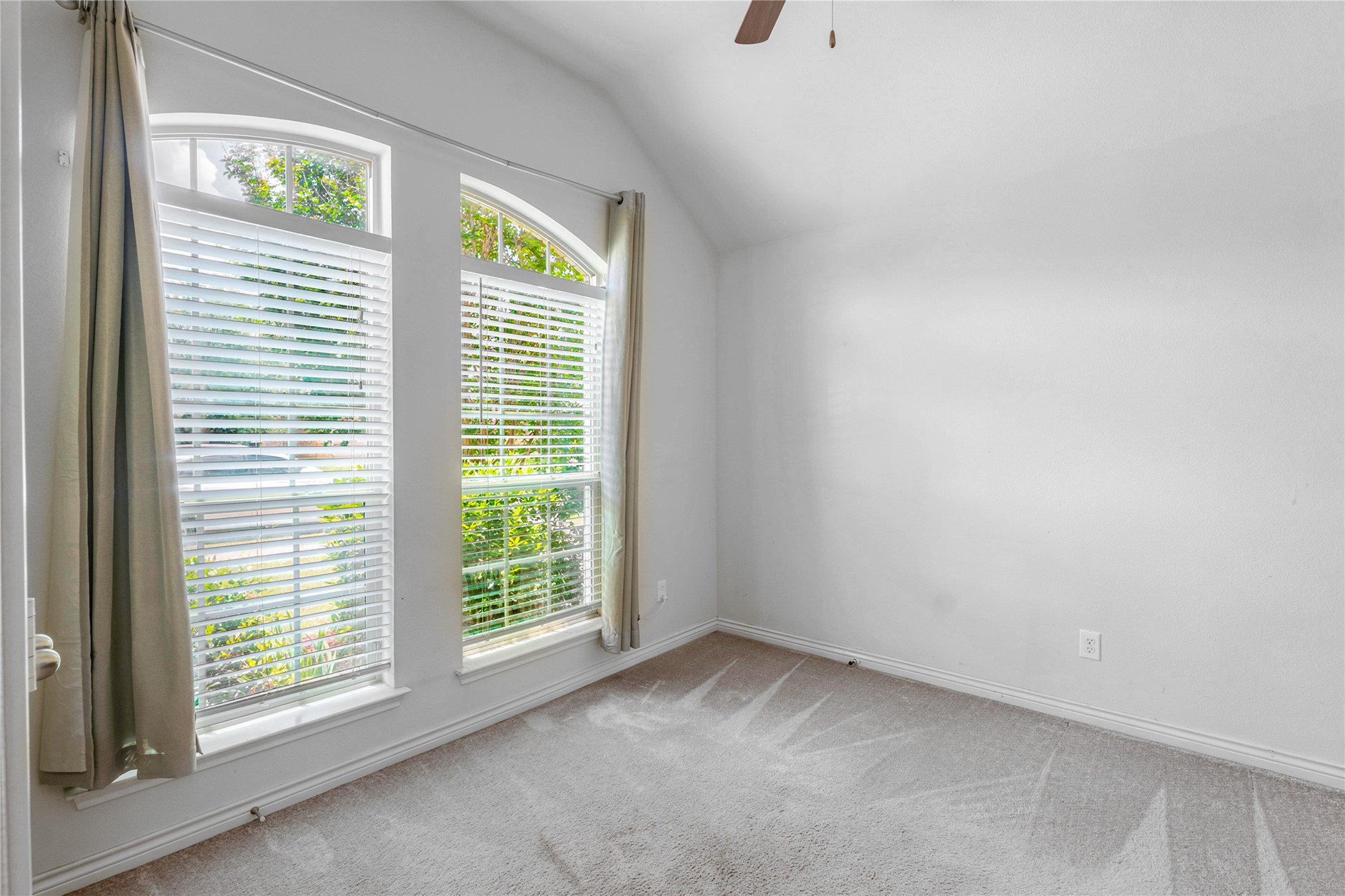 1408 Lauren Lane Granbury TX 76048