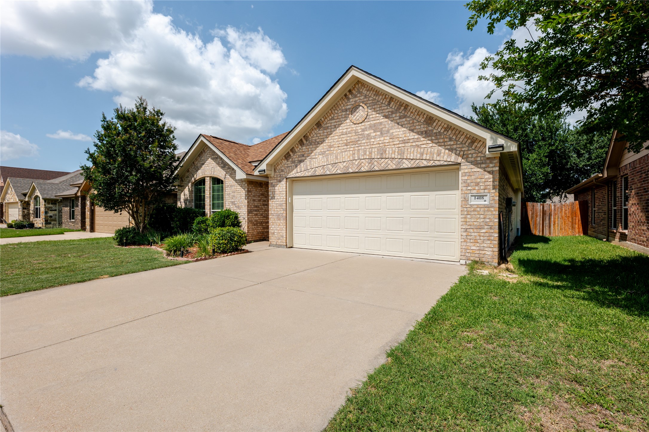 1408 Lauren Lane Granbury TX 76048