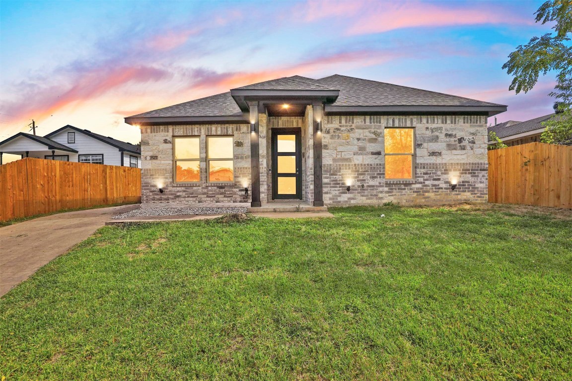 2404 Alabama Avenue Dallas TX 75216