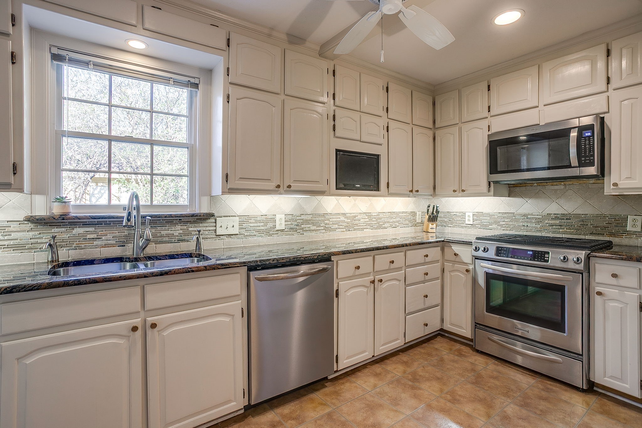 2027 Glenco Terrace Fort Worth TX 76110
