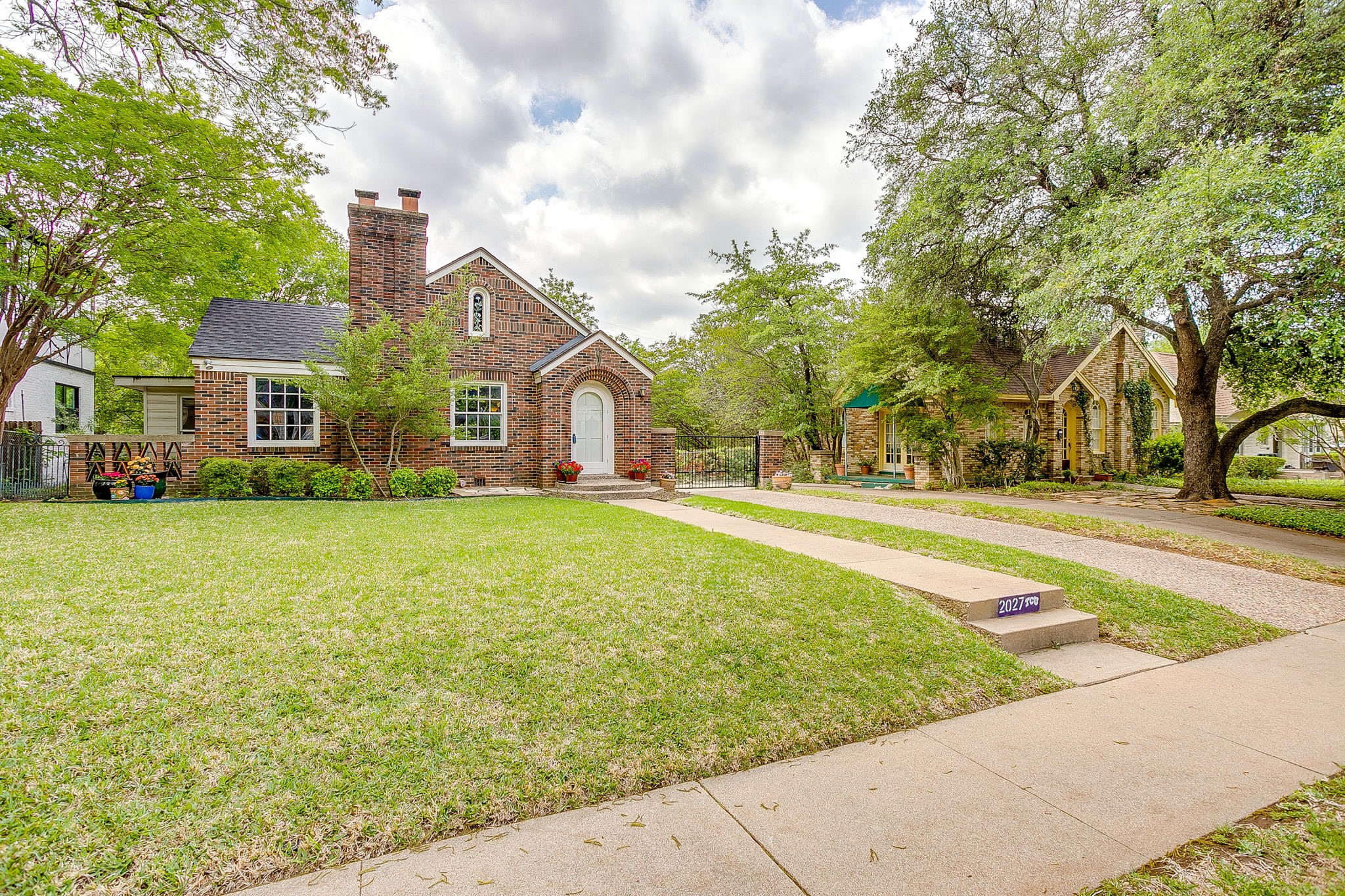 2027 Glenco Terrace Fort Worth TX 76110