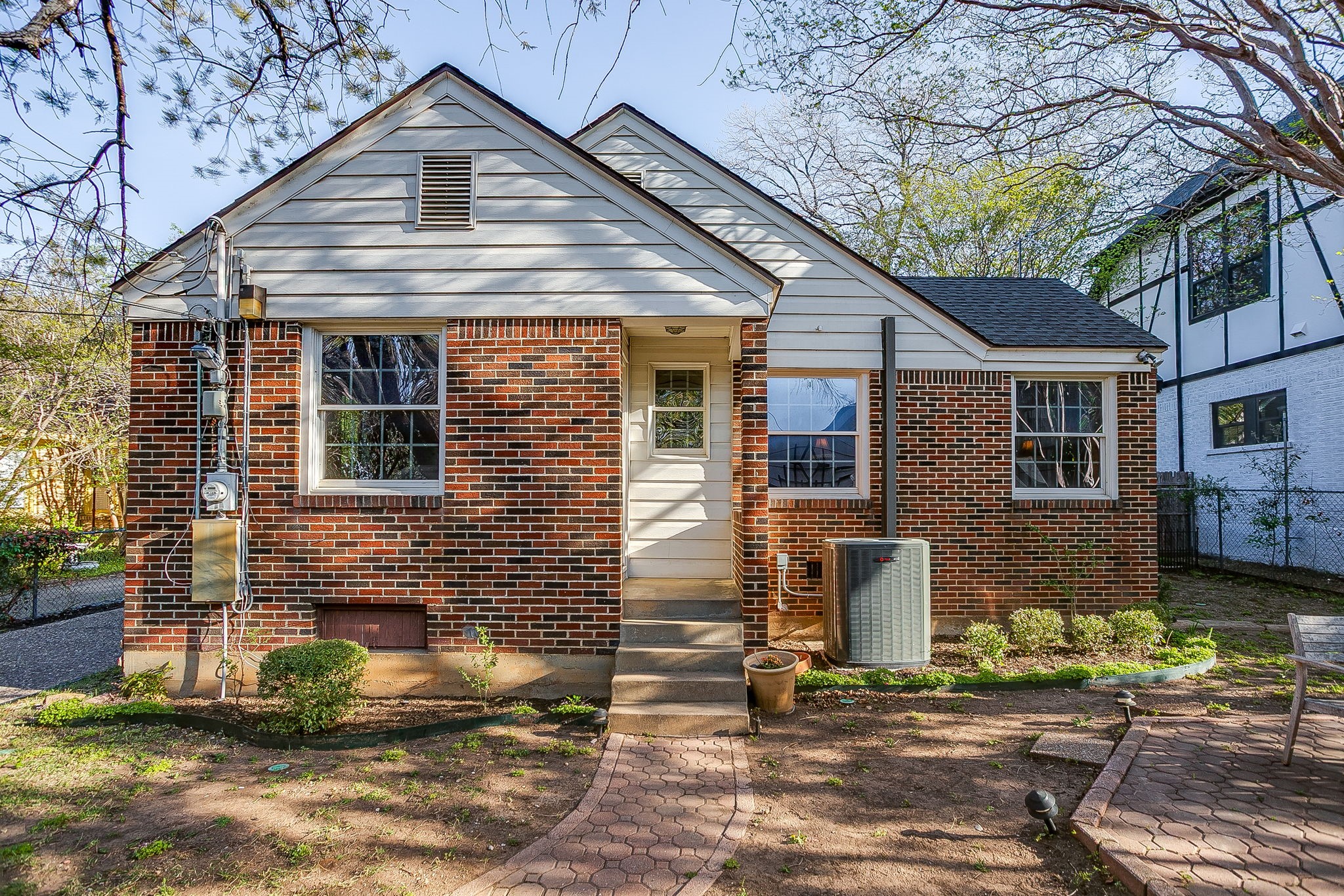 2027 Glenco Terrace Fort Worth TX 76110