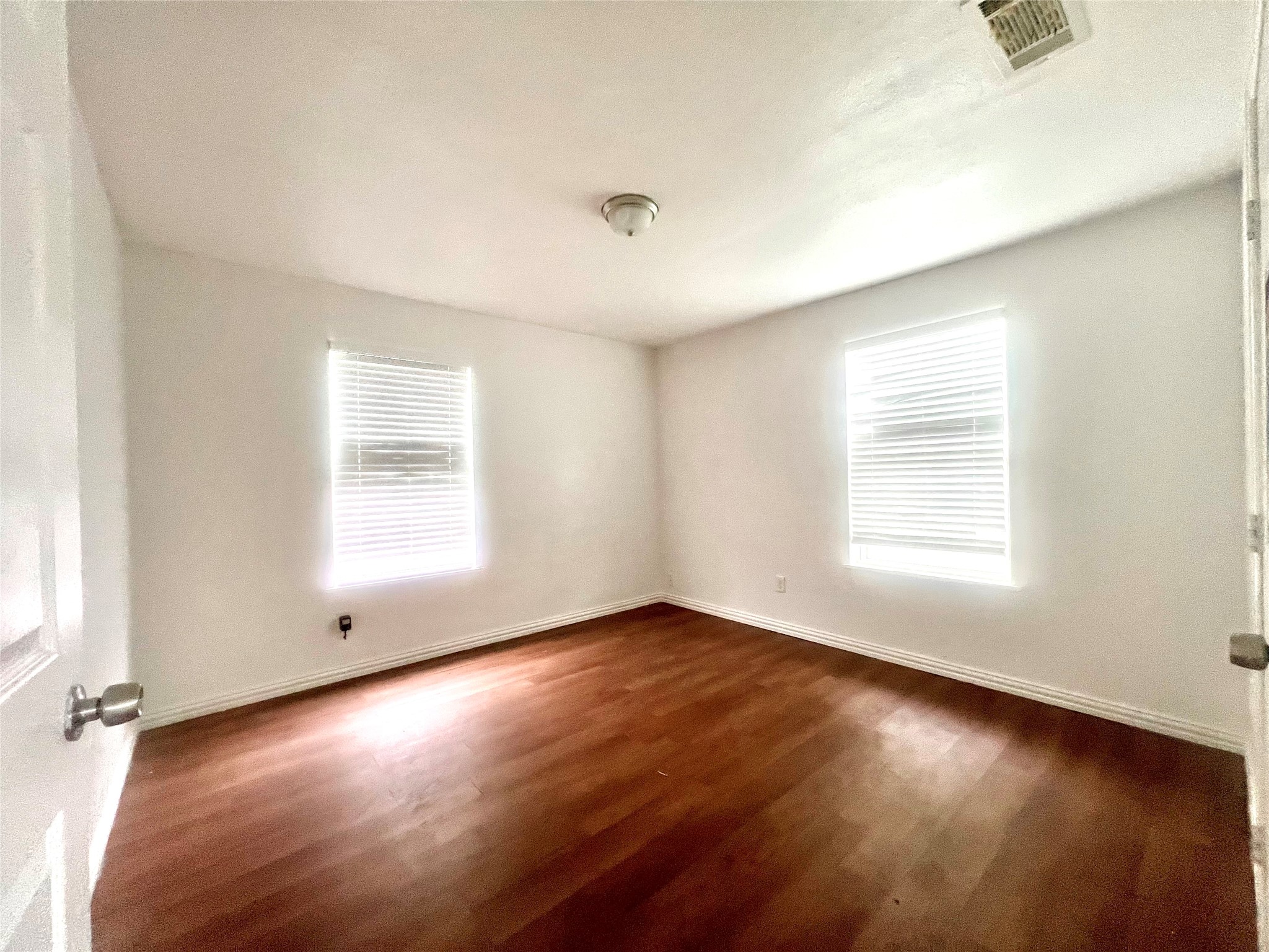 1919 E Ledbetter Drive Dallas TX 75216