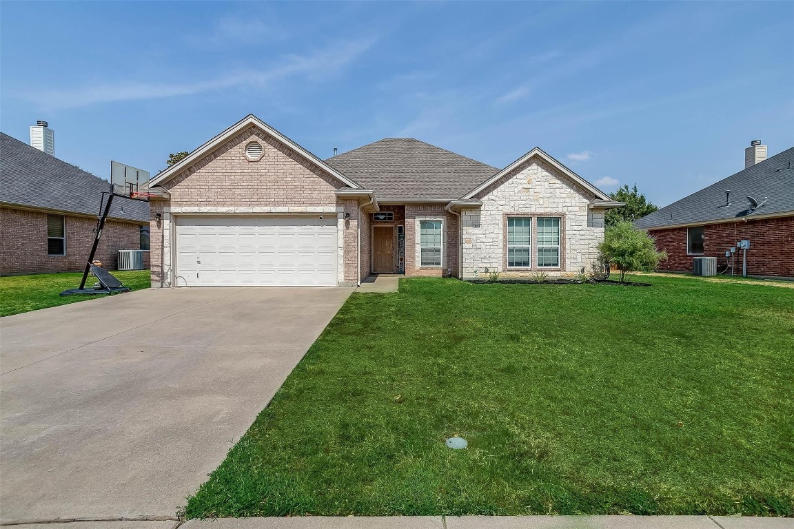 811 Meadow View Drive Cleburne TX 76033