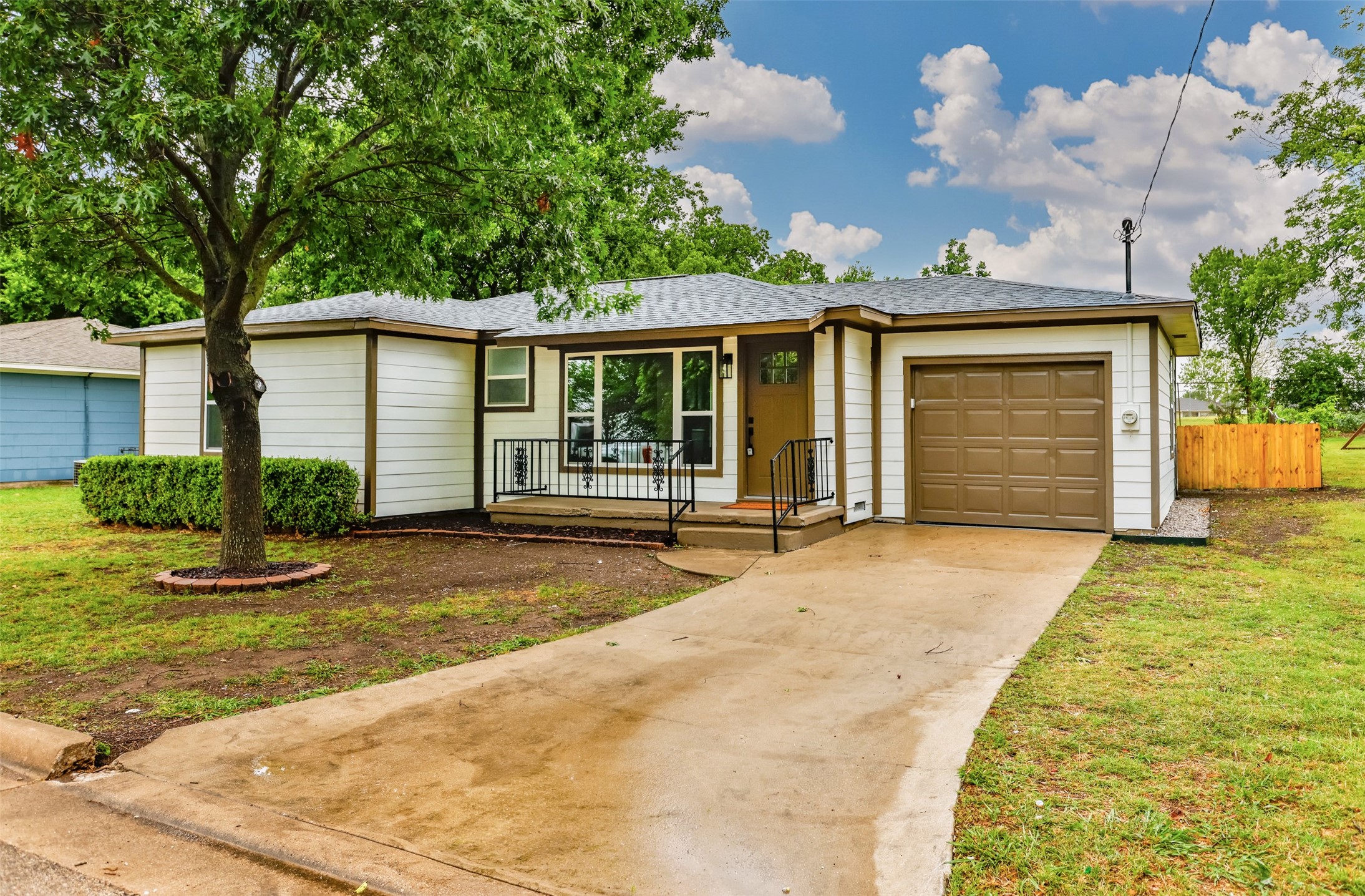 931 N Oak Street Muenster TX 76252