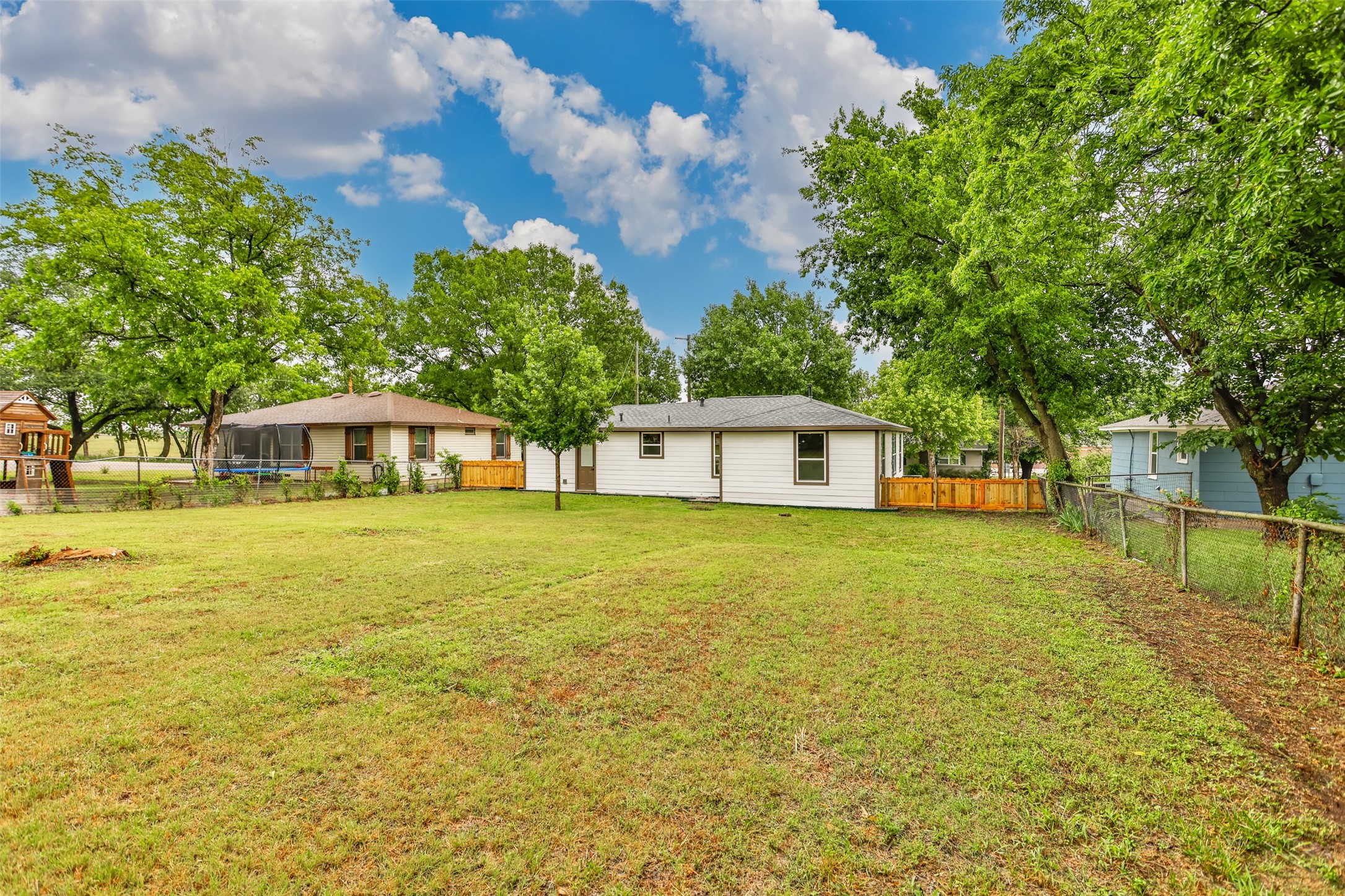 931 N Oak Street Muenster TX 76252