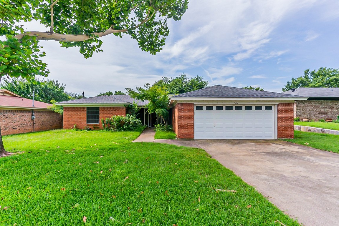 7712 Briarcliff Court North Richland Hills TX 76182