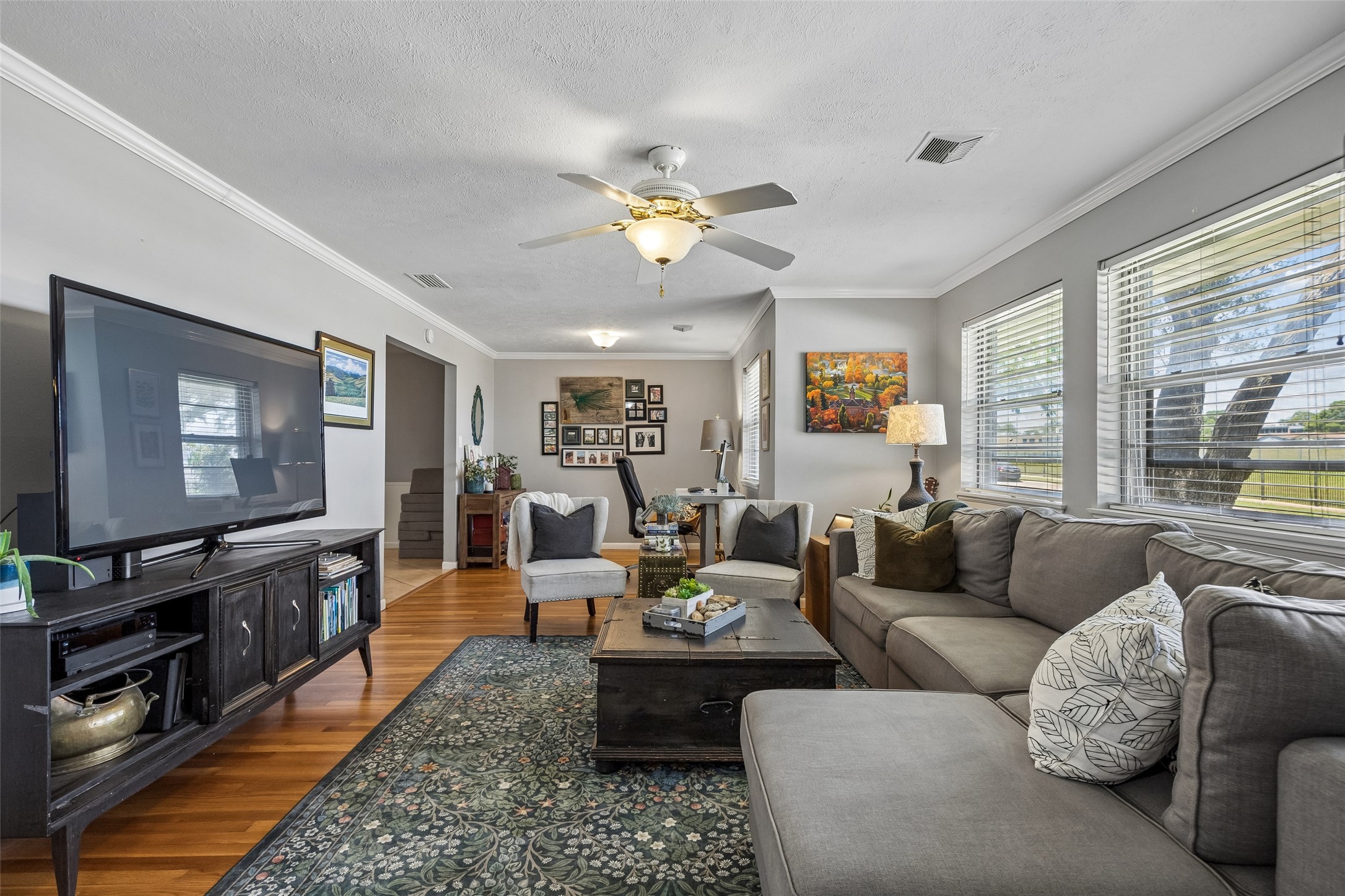 635 Classen Drive Dallas TX 75218
