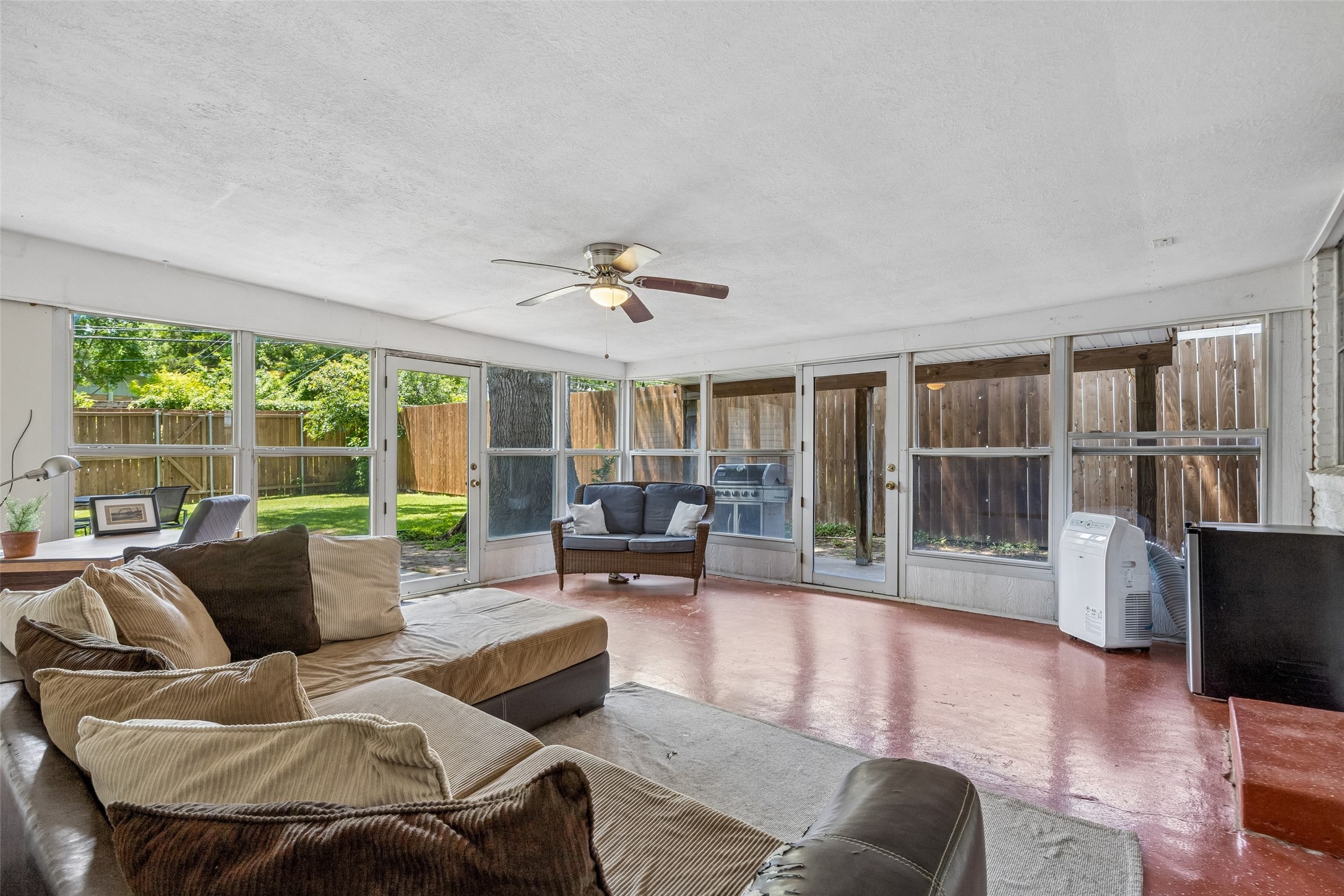635 Classen Drive Dallas TX 75218