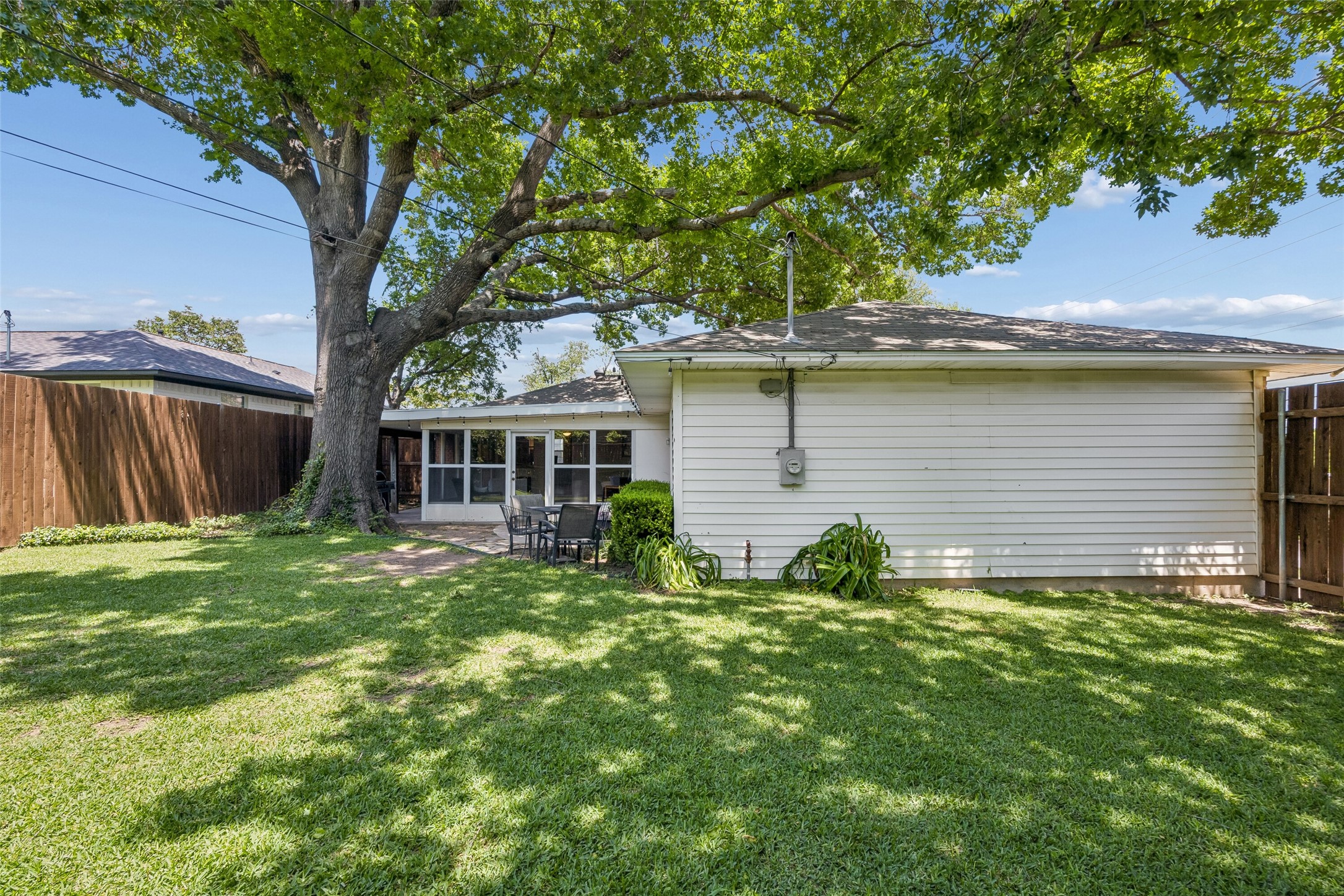 635 Classen Drive Dallas TX 75218