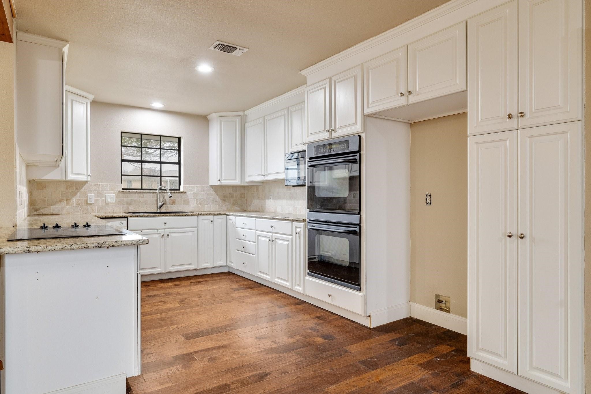 102 Bowie Cove Gainesville TX 76240