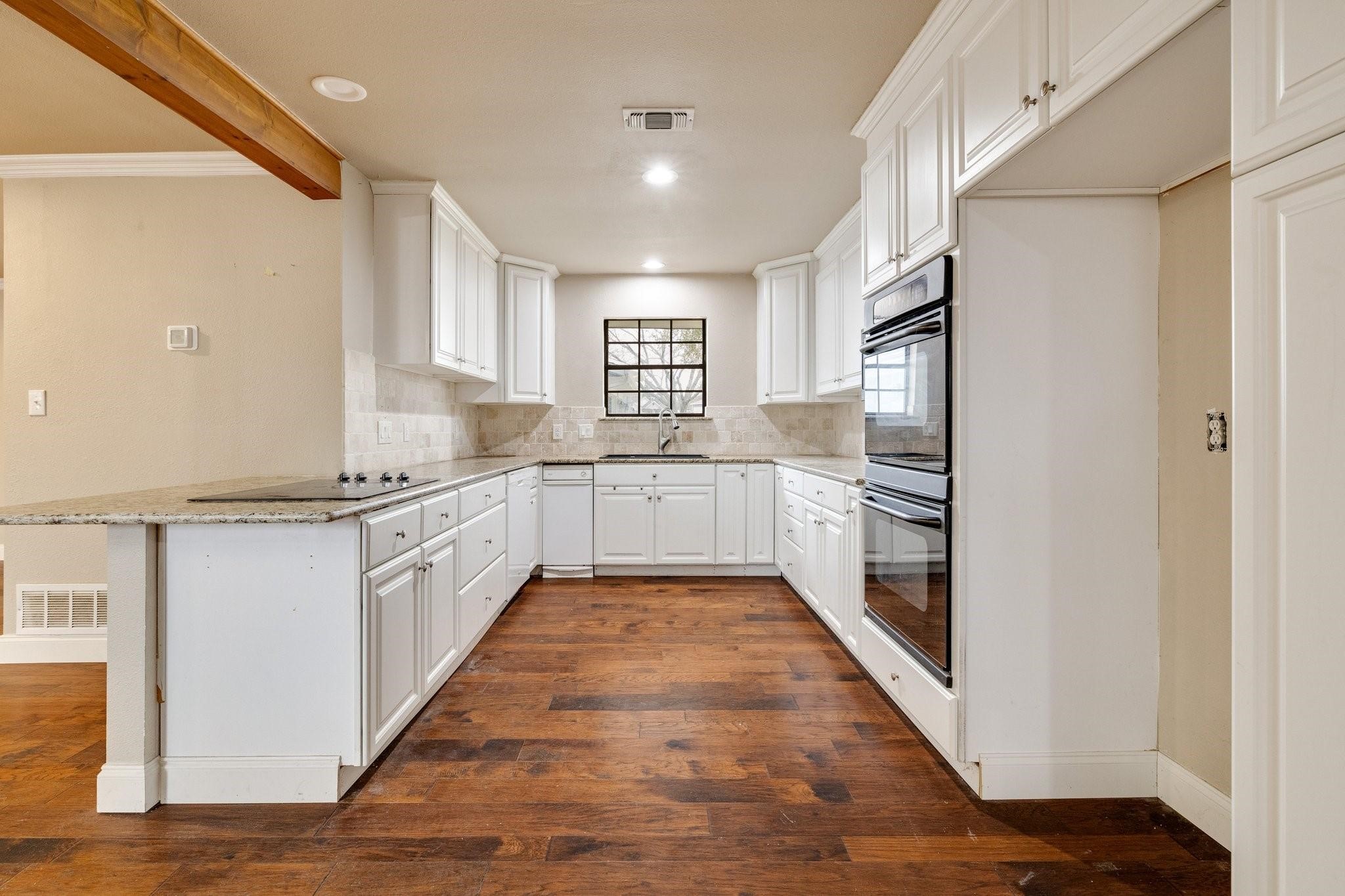 102 Bowie Cove Gainesville TX 76240