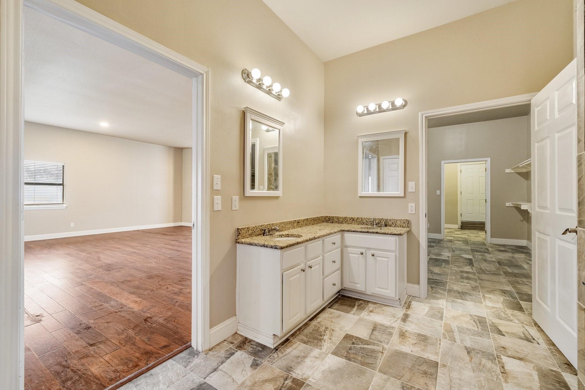 102 Bowie Cove Gainesville TX 76240