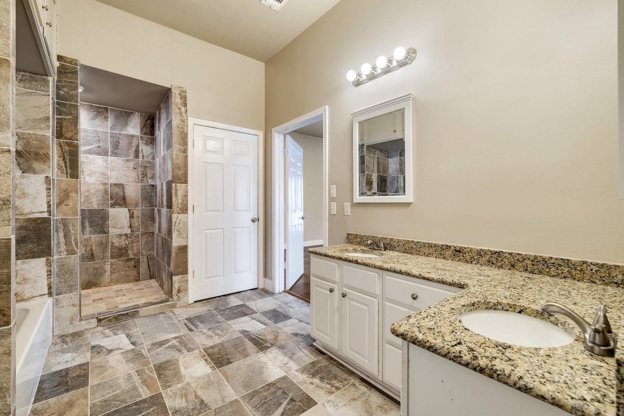 102 Bowie Cove Gainesville TX 76240