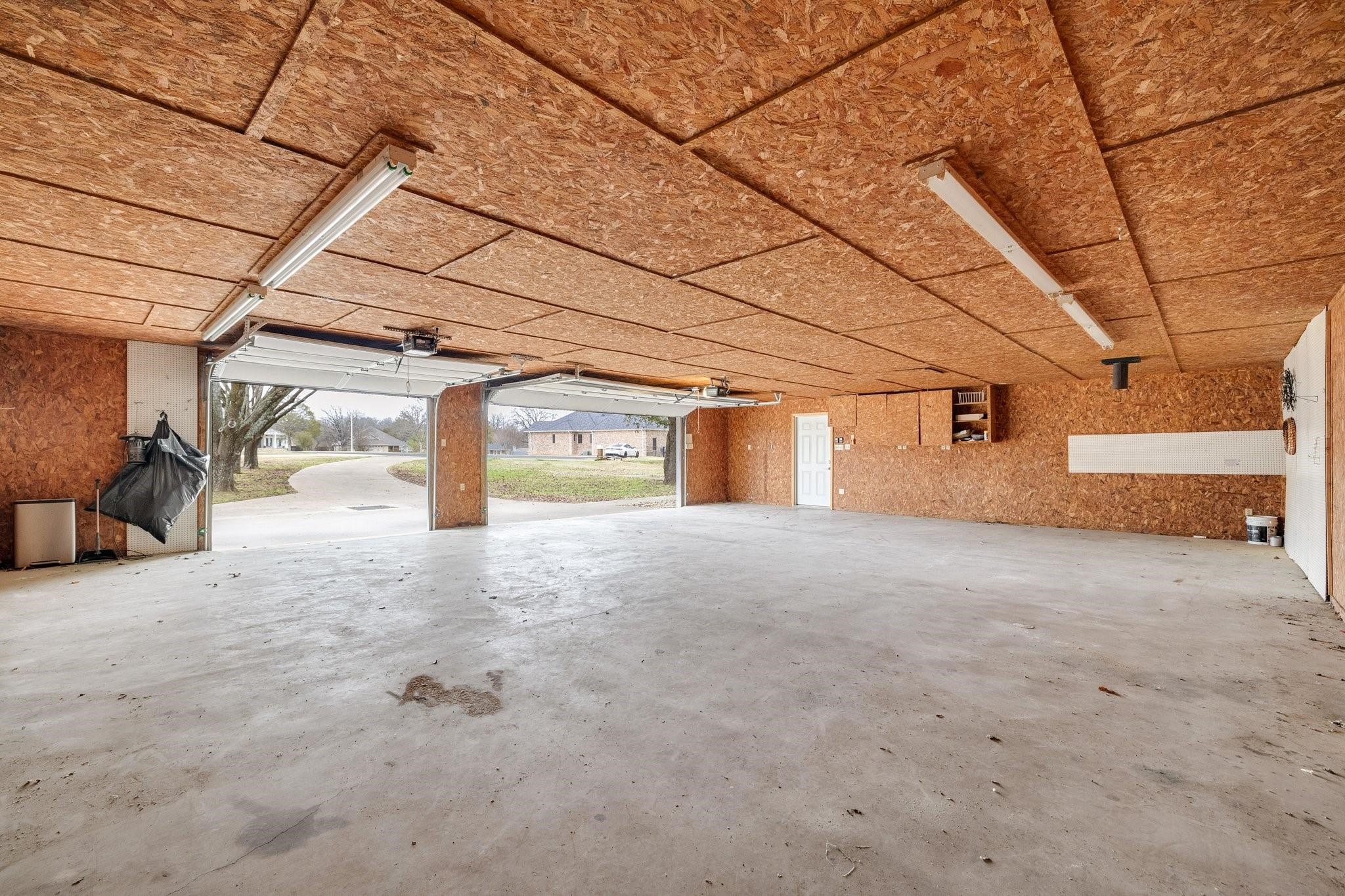 102 Bowie Cove Gainesville TX 76240