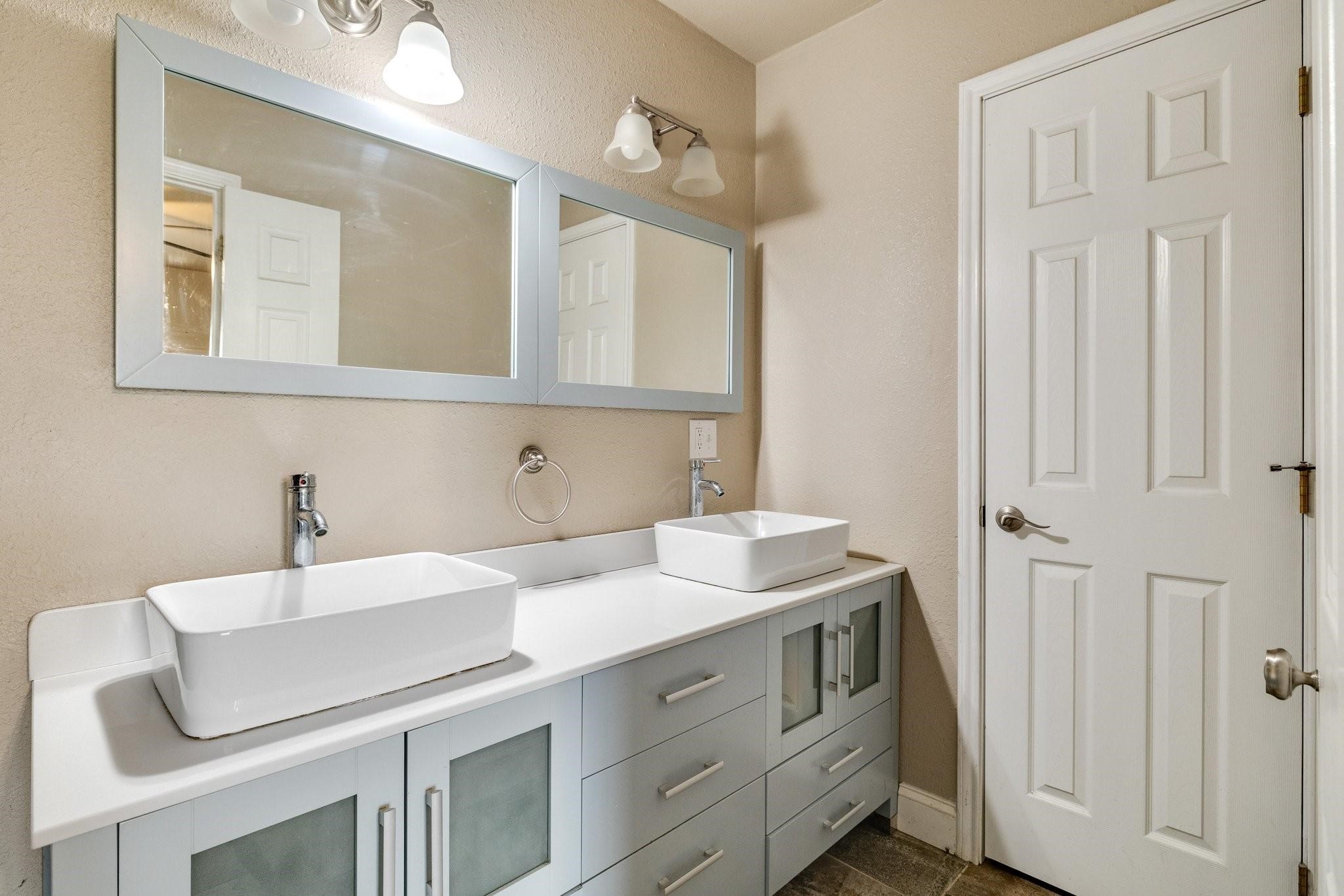 102 Bowie Cove Gainesville TX 76240