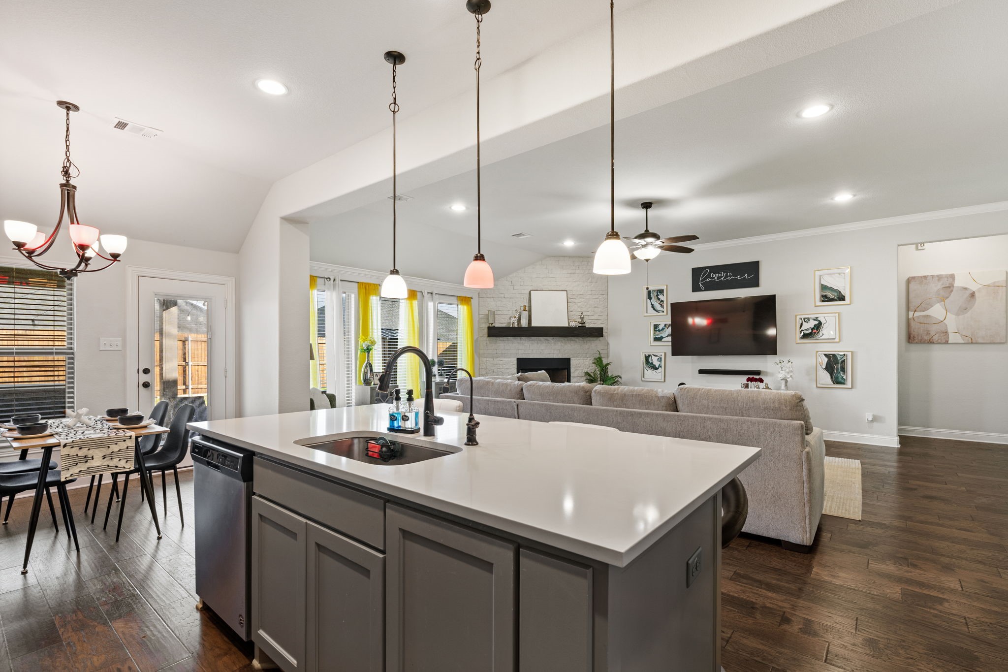 141 Crockett Drive Waxahachie TX 75165