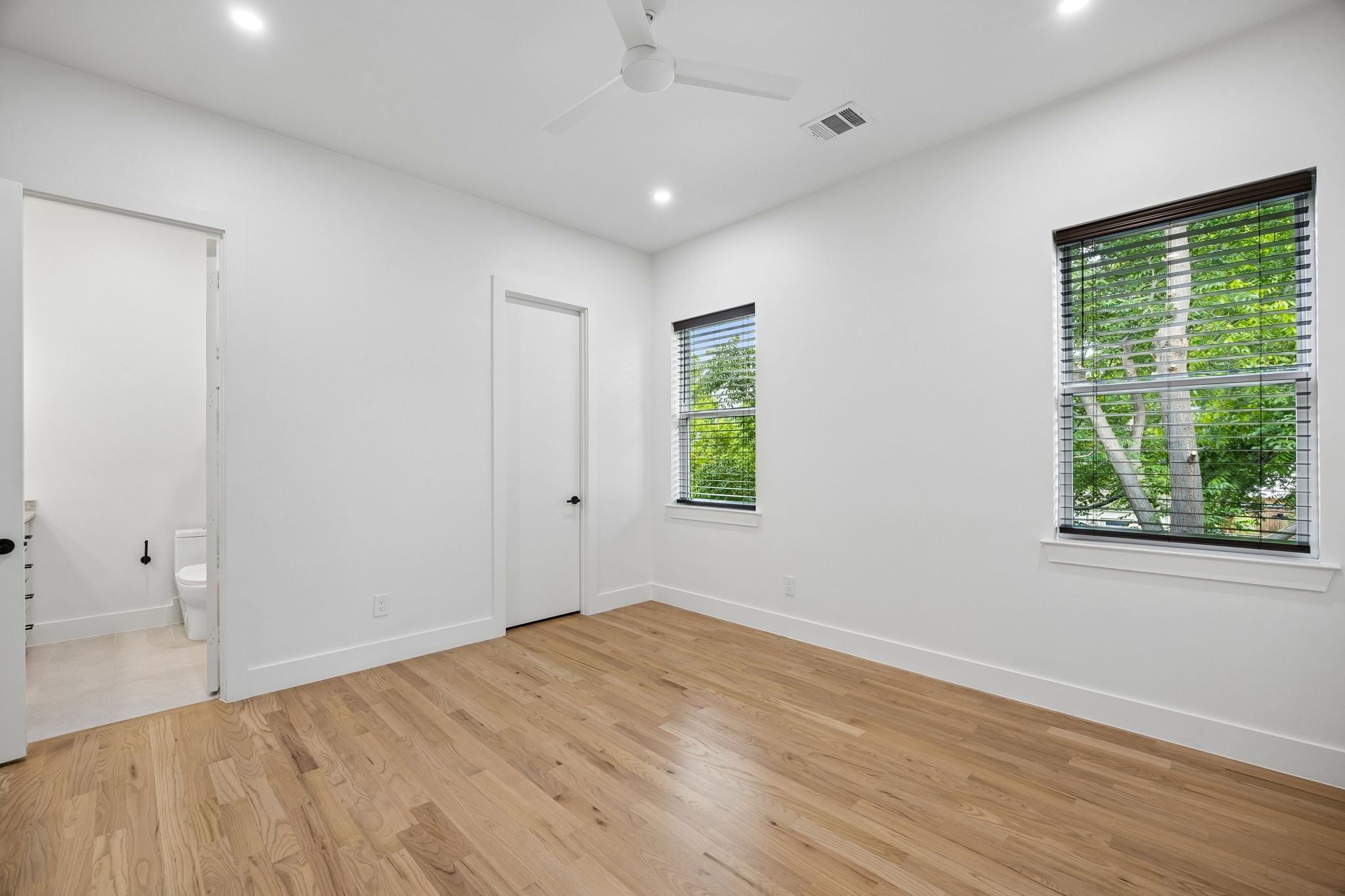 5104 Vandelia Street Dallas TX 75235