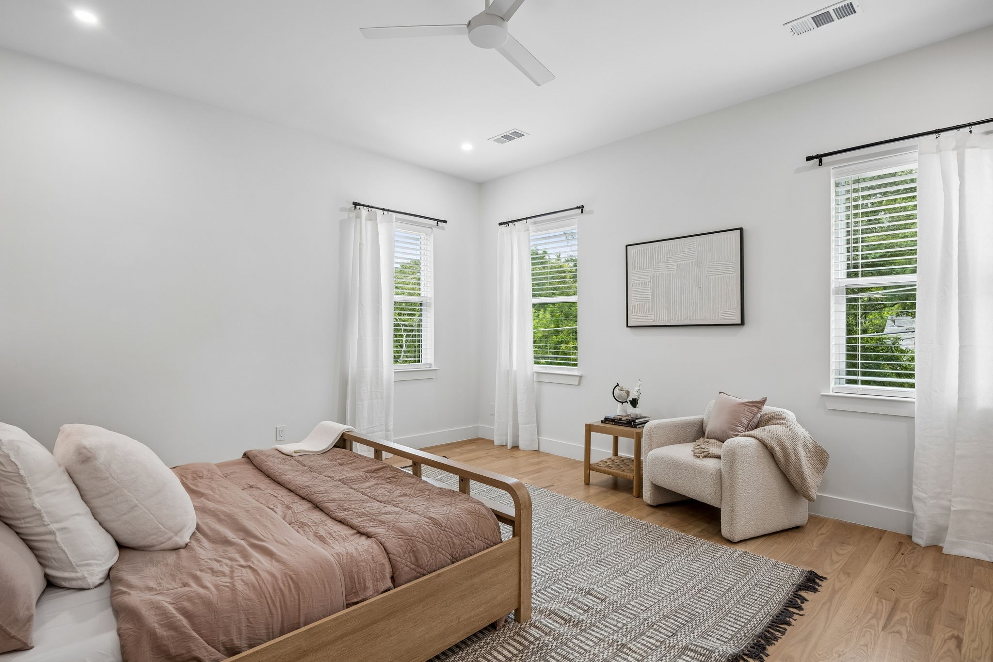 5104 Vandelia Street Dallas TX 75235