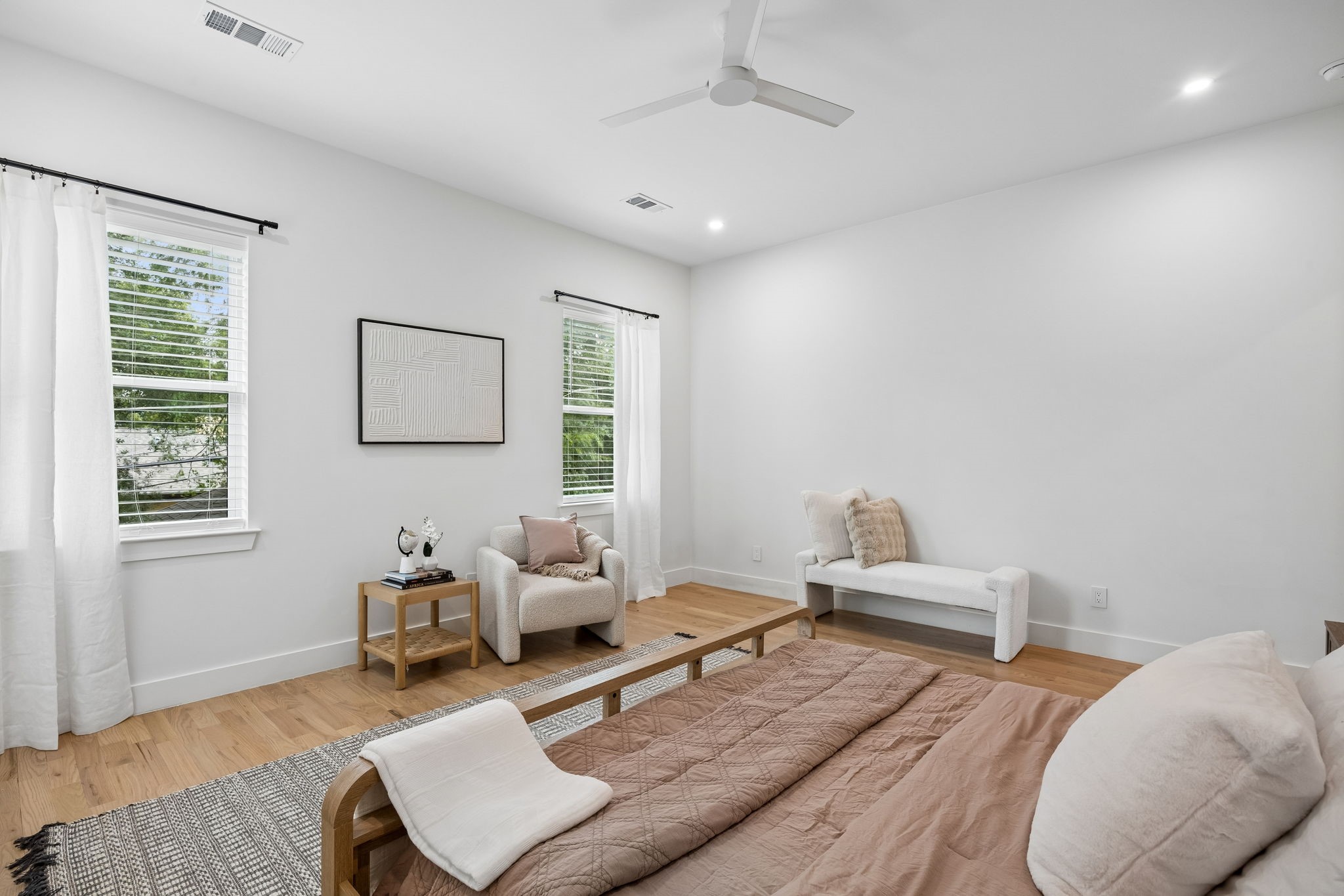 5104 Vandelia Street Dallas TX 75235
