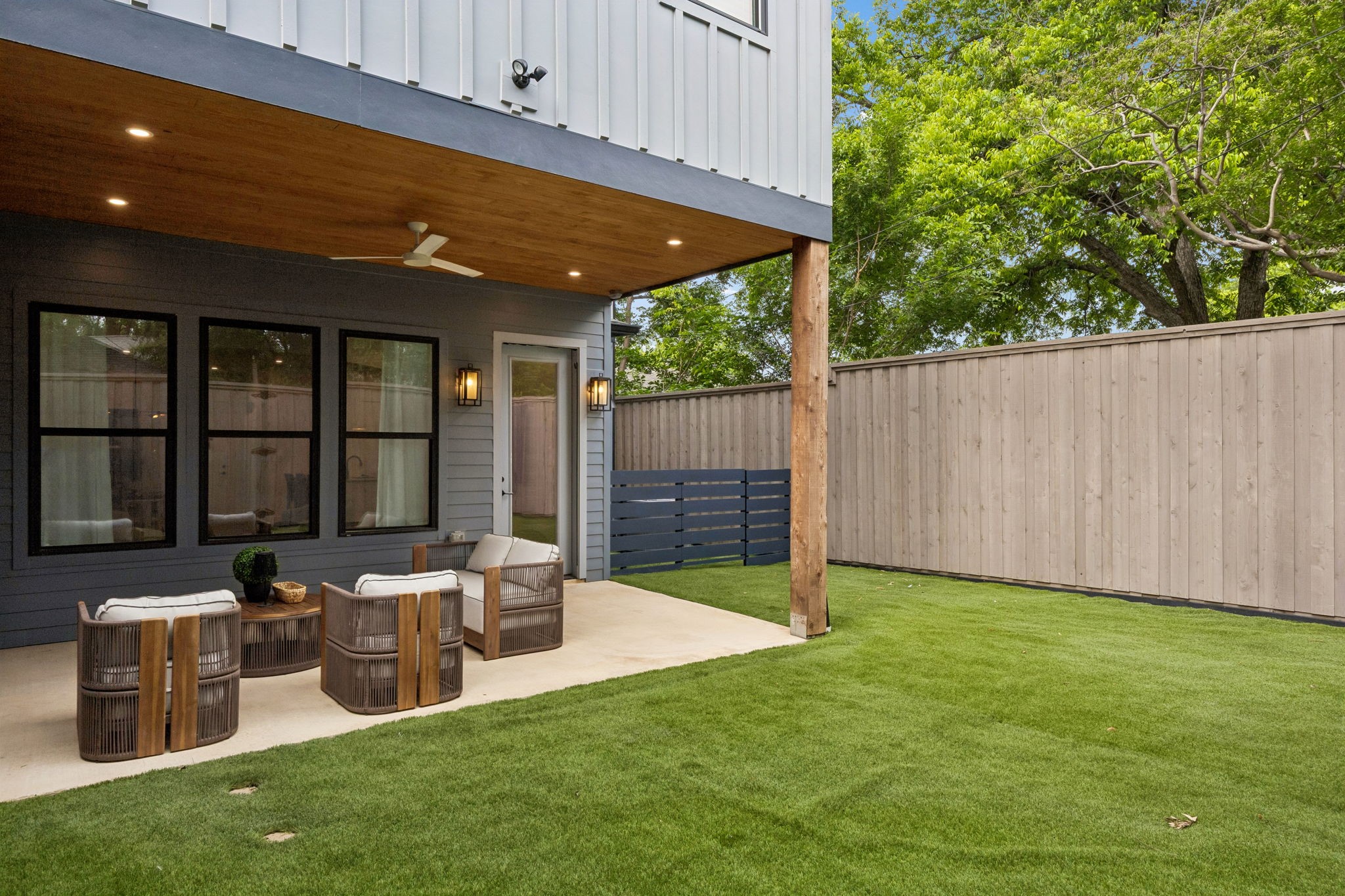 5104 Vandelia Street Dallas TX 75235