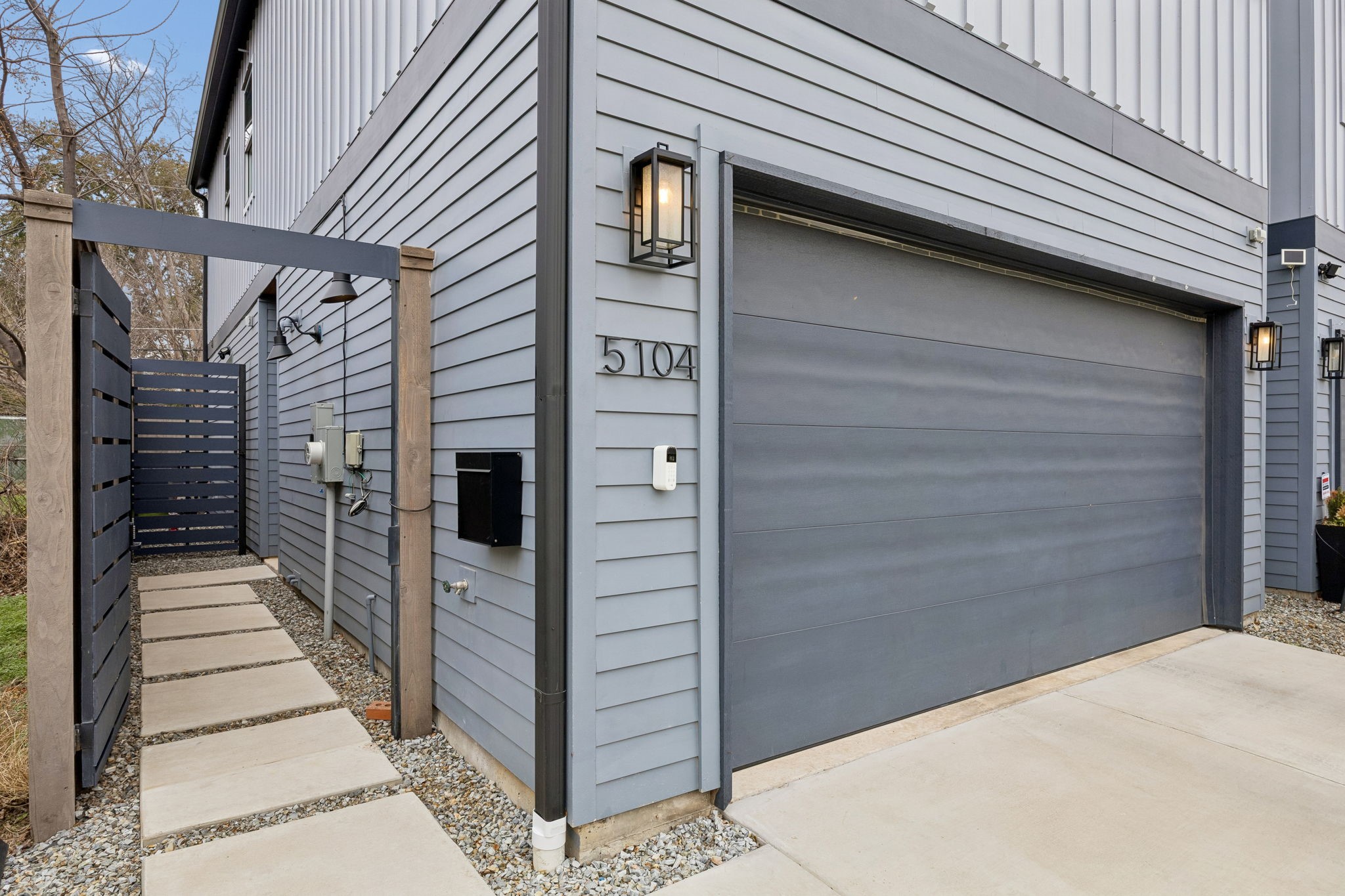 5104 Vandelia Street Dallas TX 75235