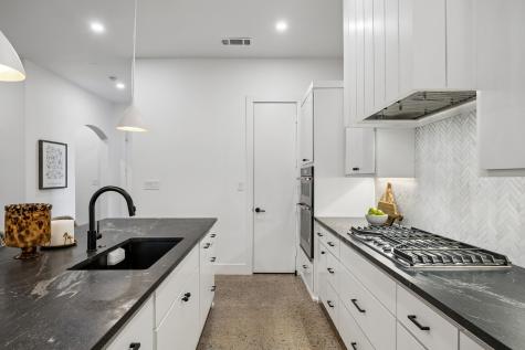 5104 Vandelia Street Dallas TX 75235