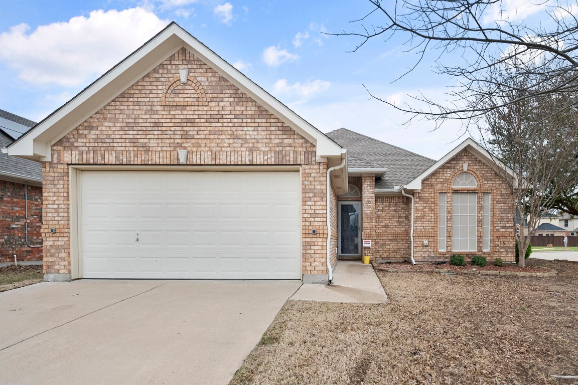 215 Bayfield Drive Mansfield TX 76063