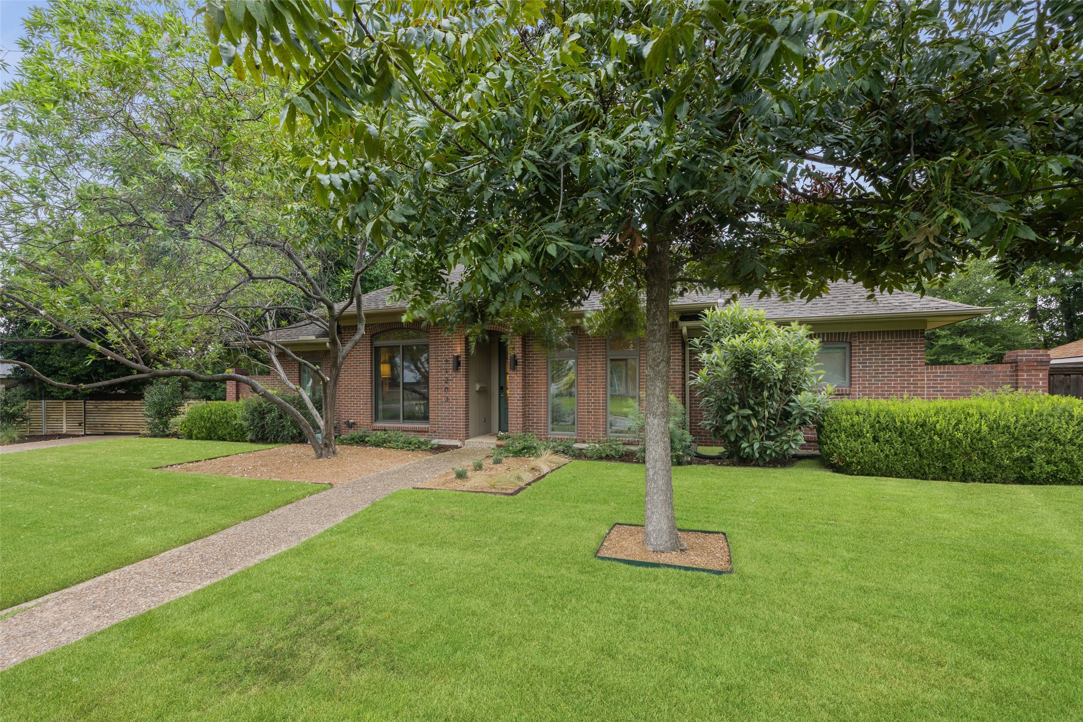 11203 Bushire Drive Dallas TX 75229
