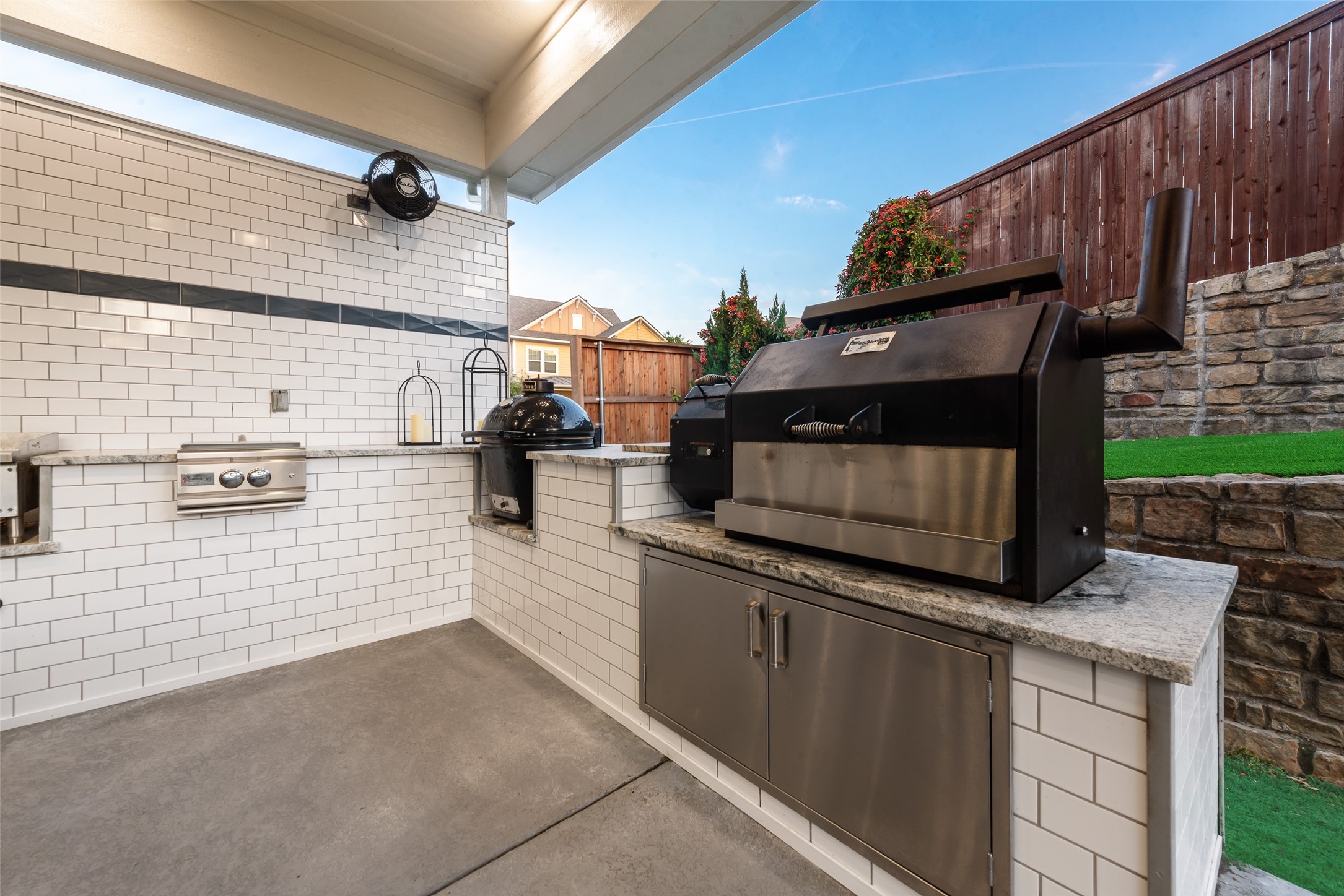 950 Mistletoe Drive Lantana TX 76226