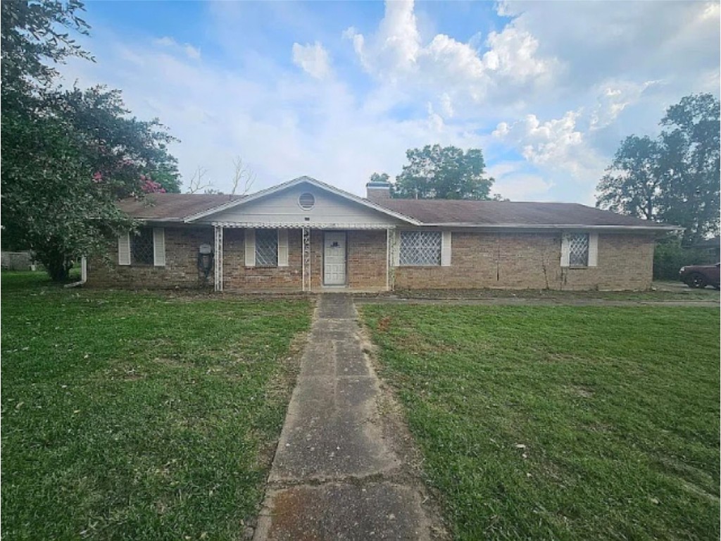 802 W 9th Street Clarksville TX 75426