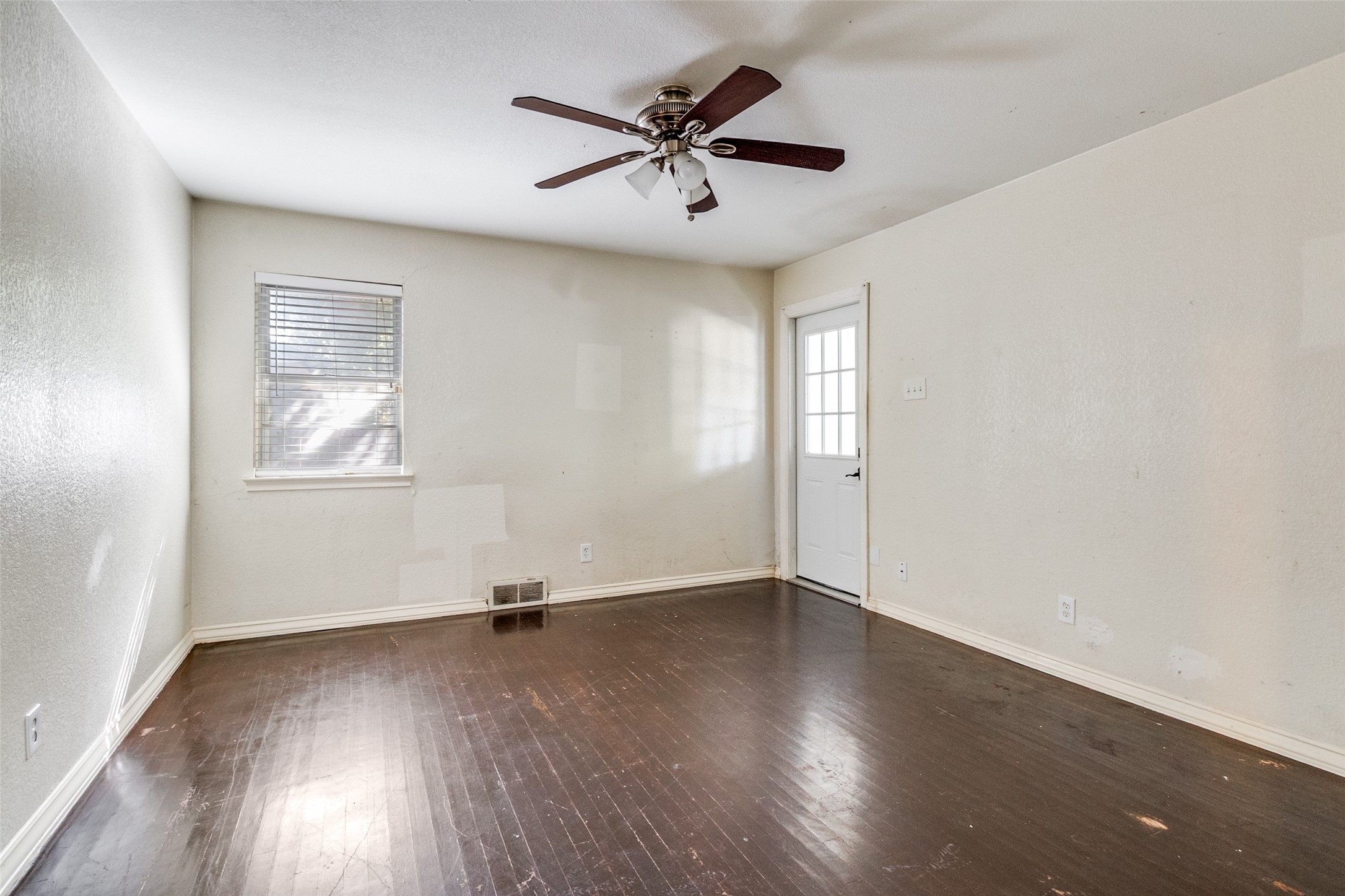 2212 Larry Drive Dallas TX 75228
