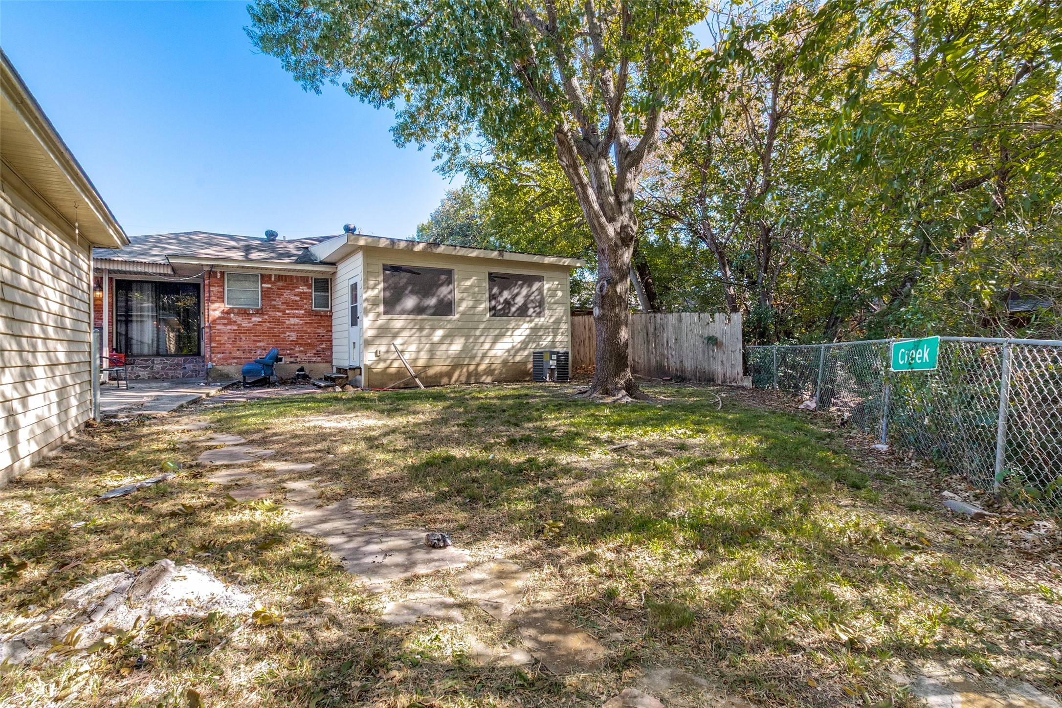 2212 Larry Drive Dallas TX 75228