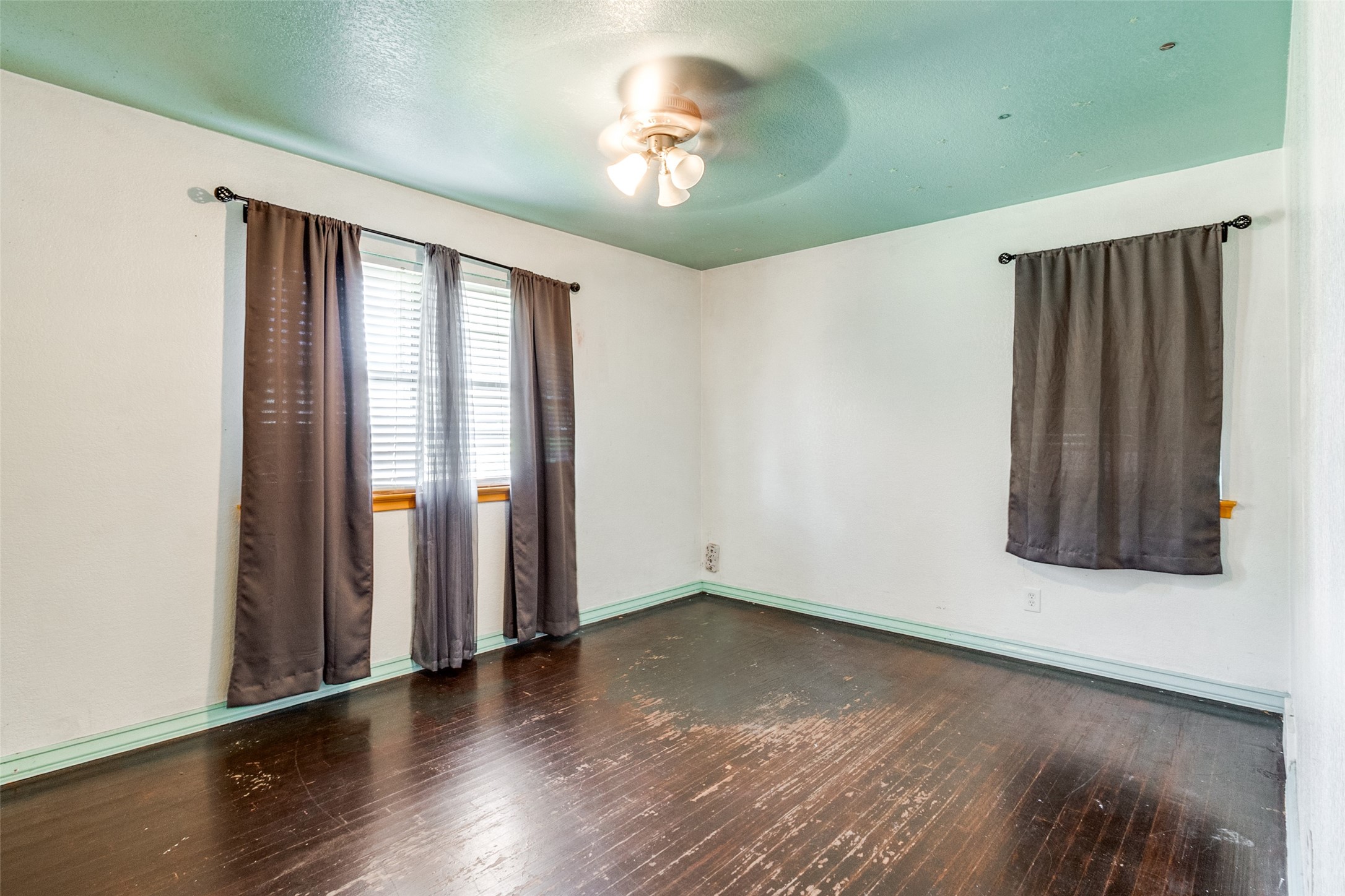 2212 Larry Drive Dallas TX 75228