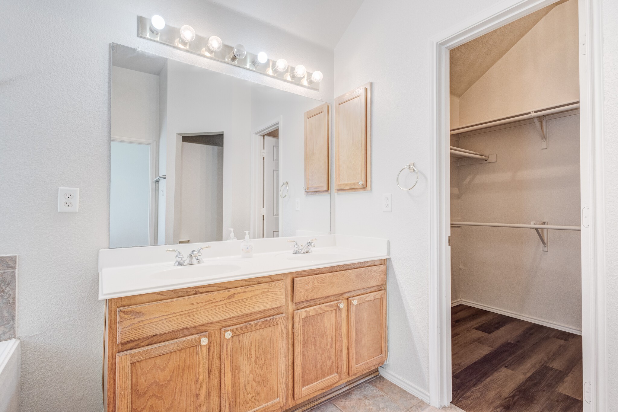 5504 Thornberry Drive Fort Worth TX 76137