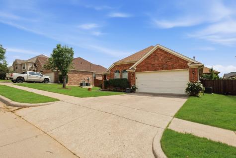 5504 Thornberry Drive Fort Worth TX 76137