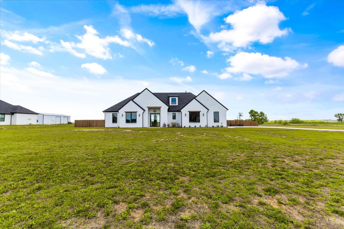 8410 County Road 301 Grandview TX 76050