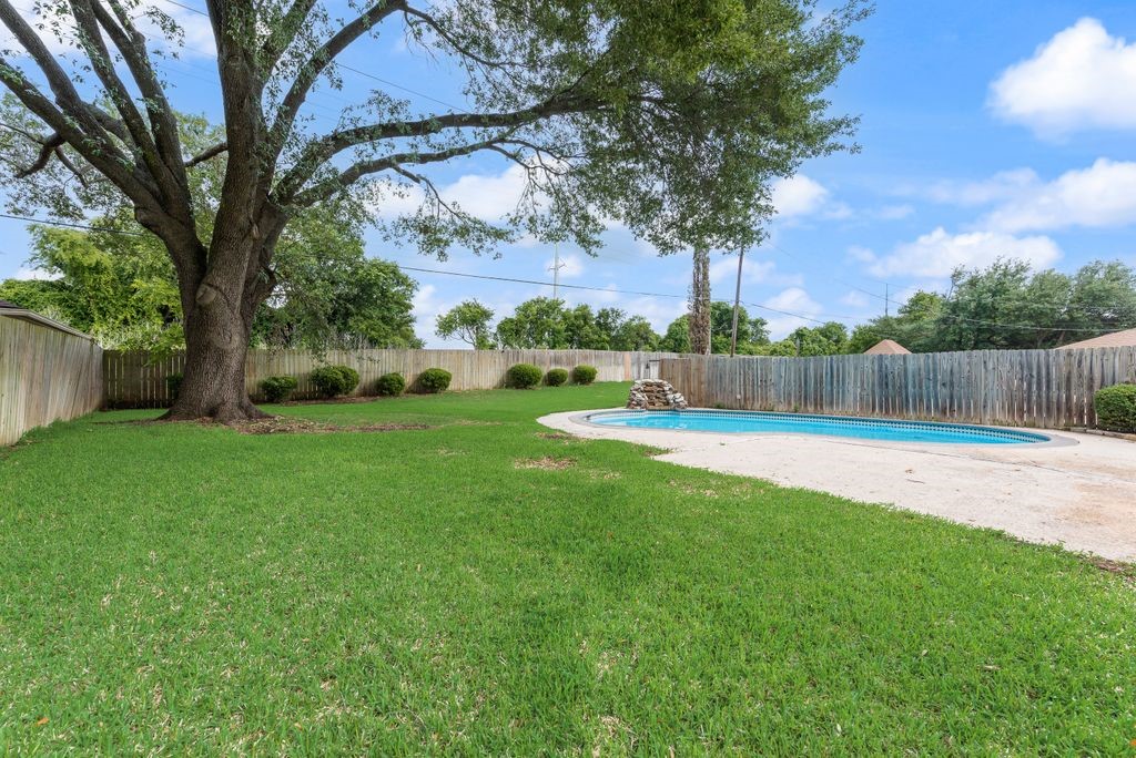 1606 Beaver Creek Drive Duncanville TX 75137