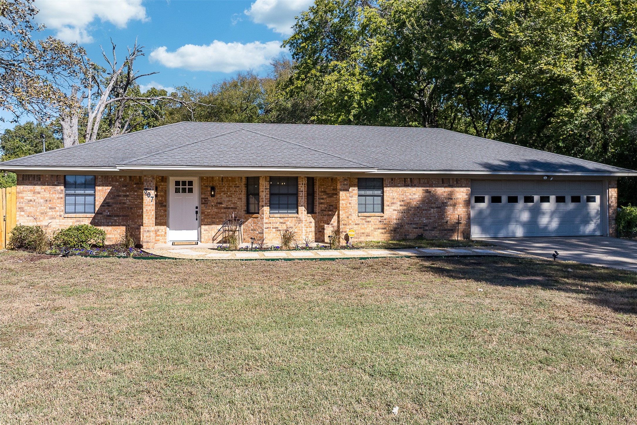 807 E College Street Athens TX 75751